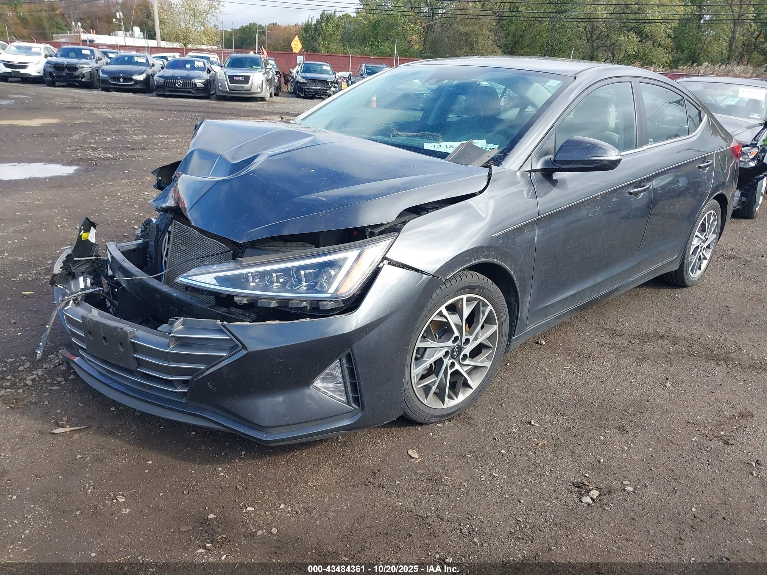 HYUNDAI ELANTRA image 2