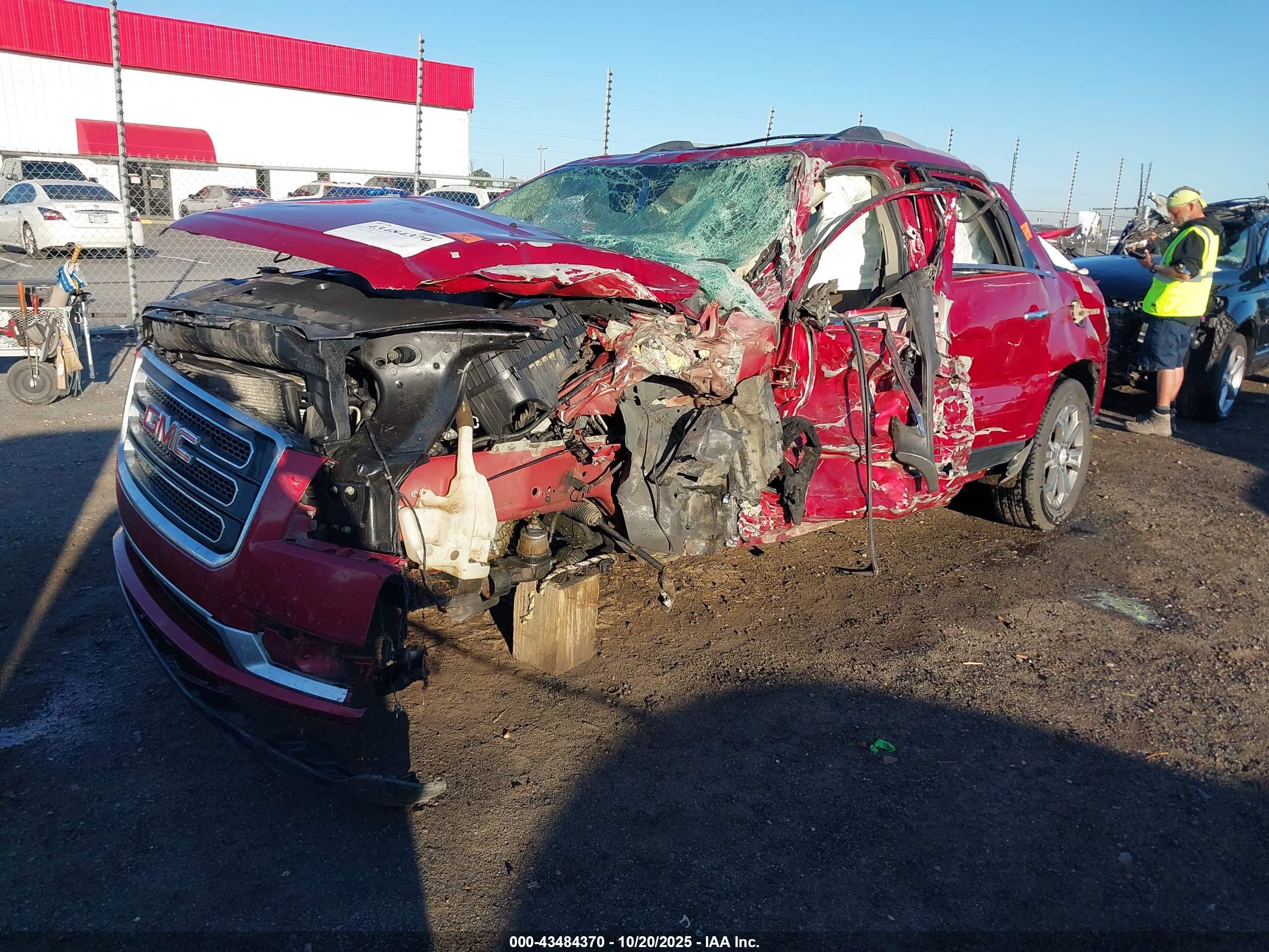 GMC ACADIA image 2