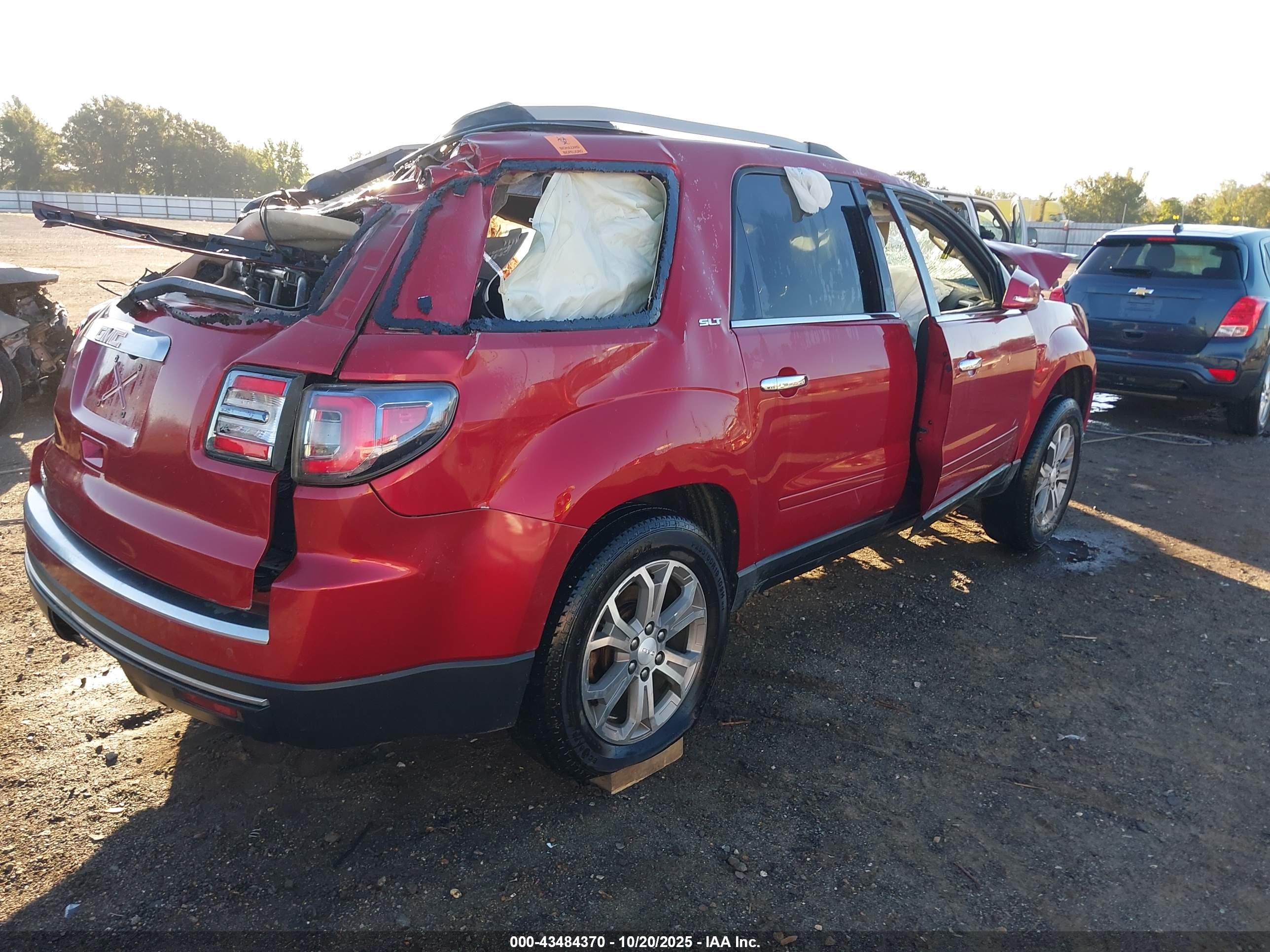GMC ACADIA image 4
