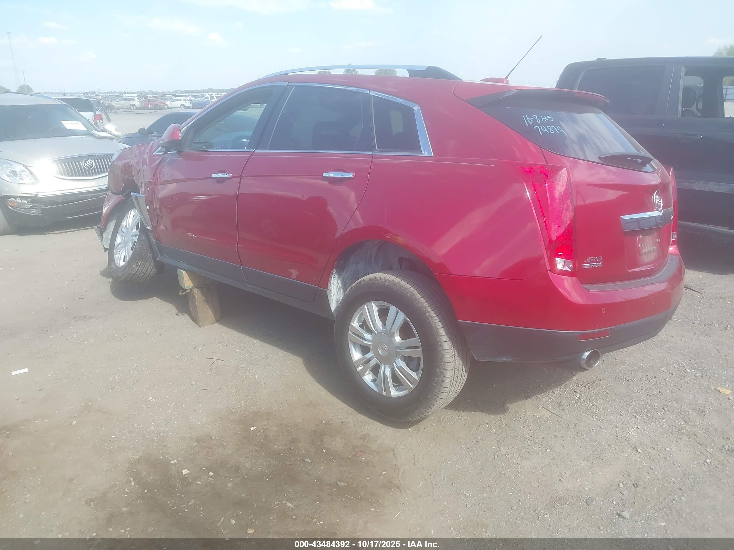 CADILLAC SRX image 3