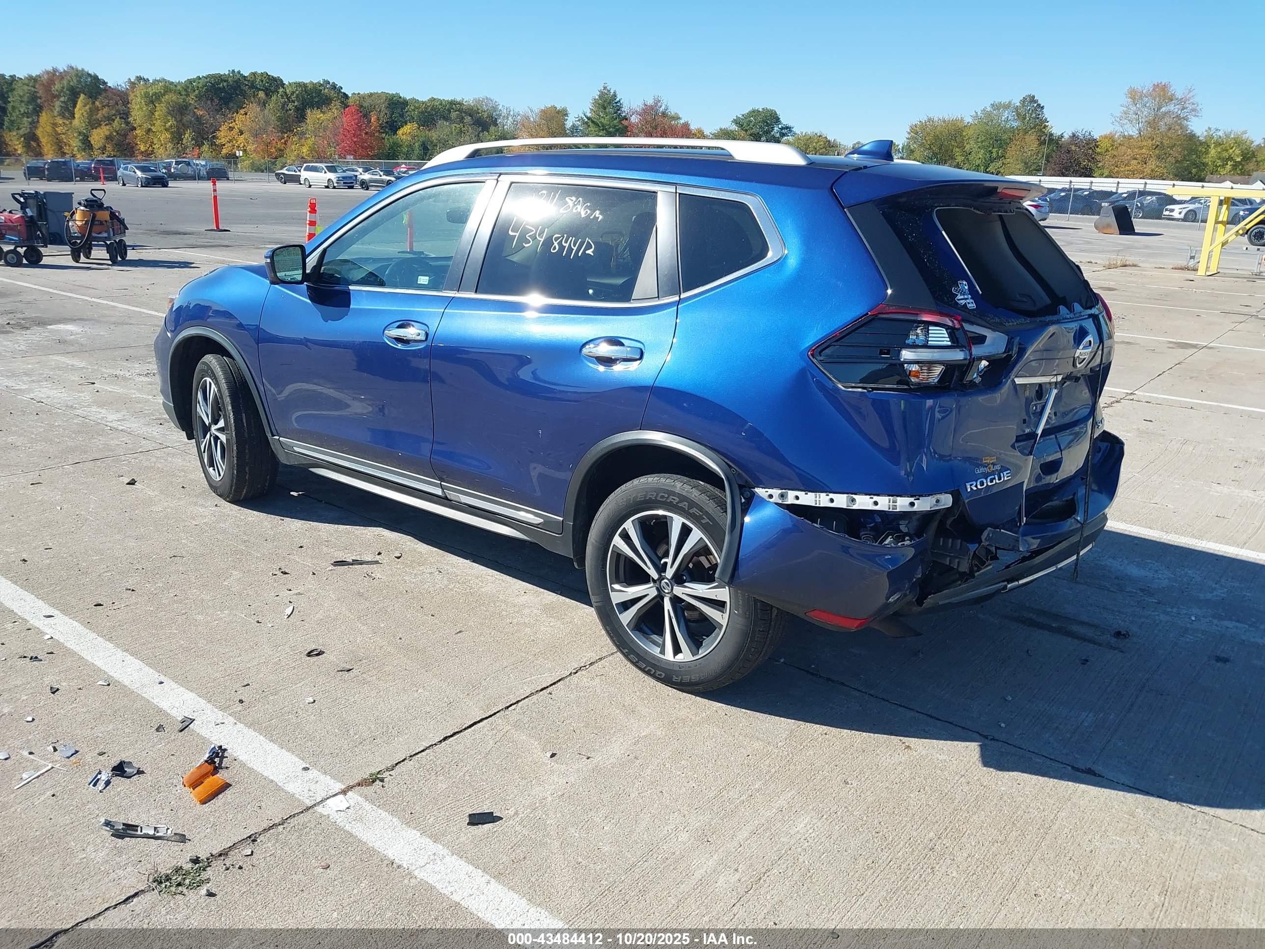 NISSAN ROGUE image 3