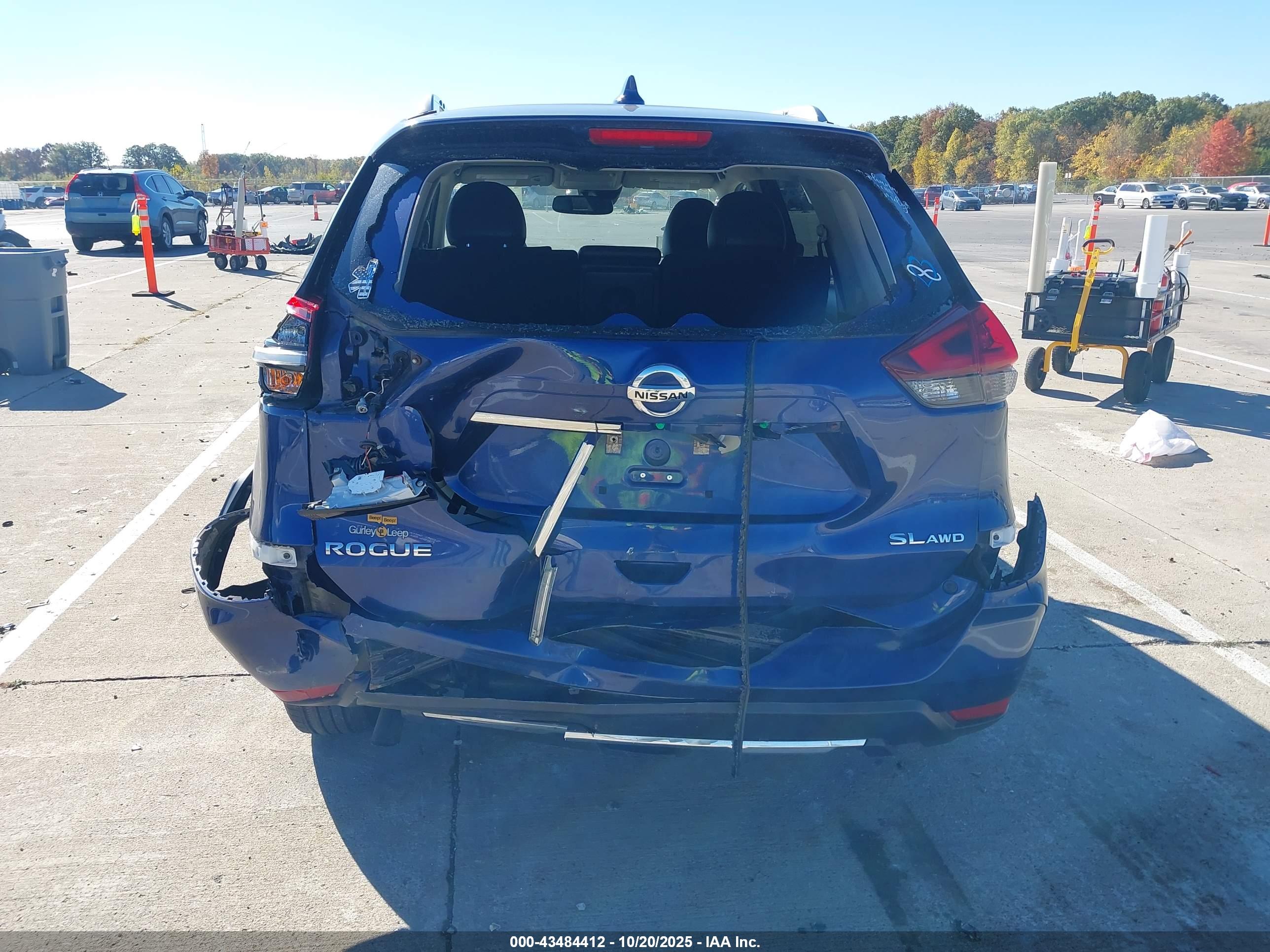 NISSAN ROGUE image 6
