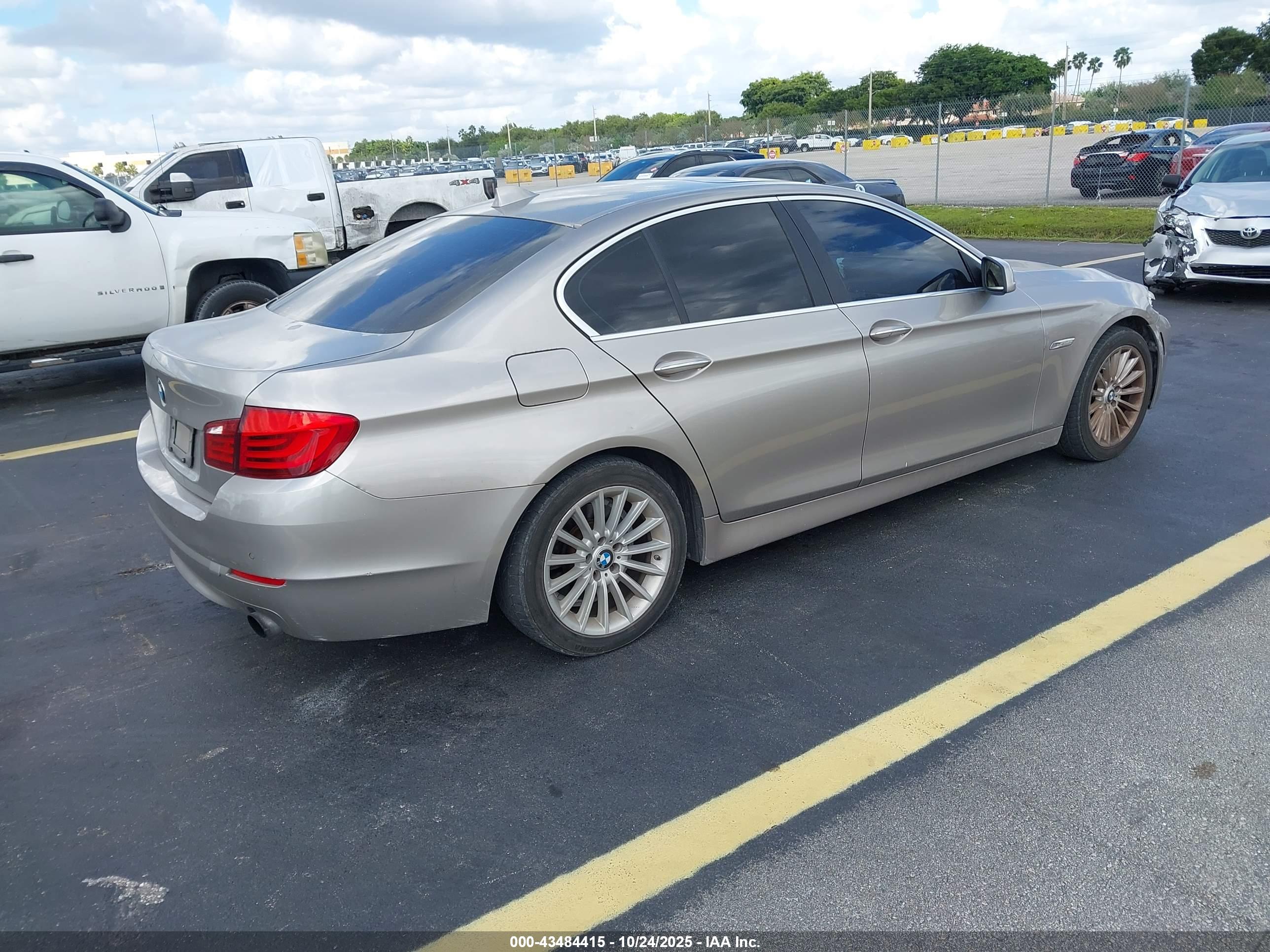 BMW 535I image 4