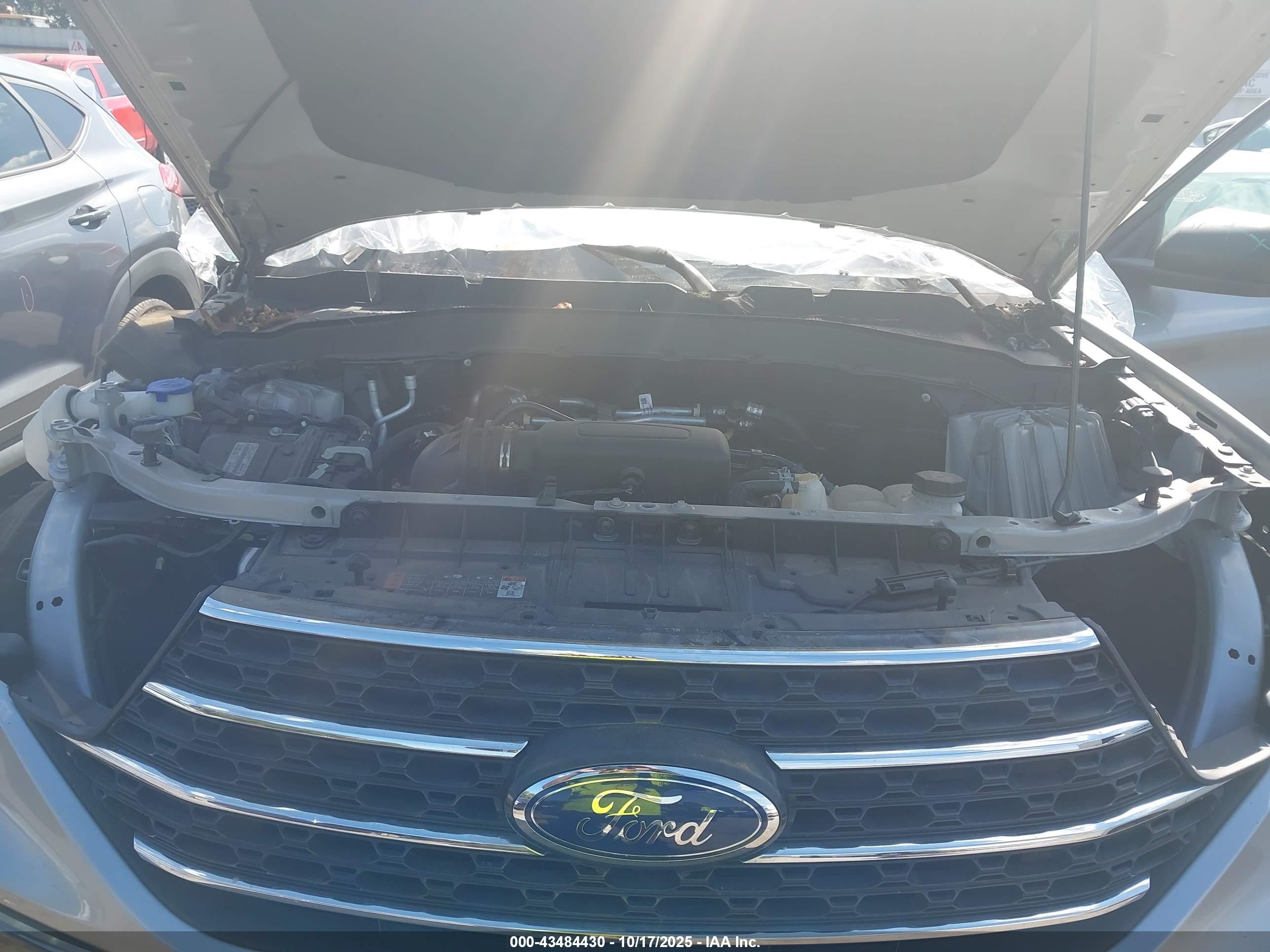 FORD EXPLORER image 10