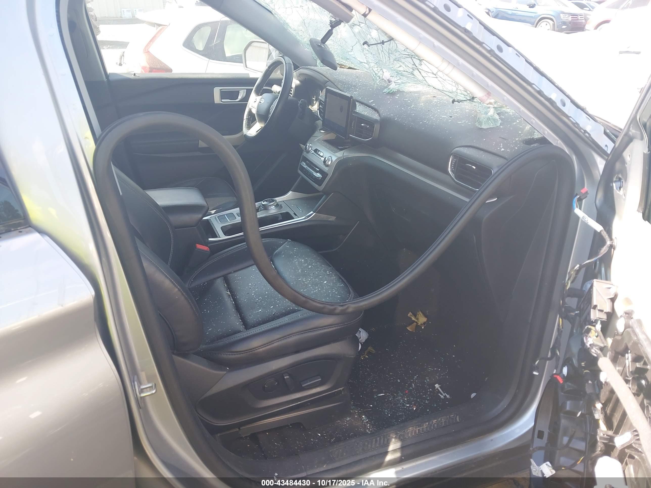 FORD EXPLORER image 5