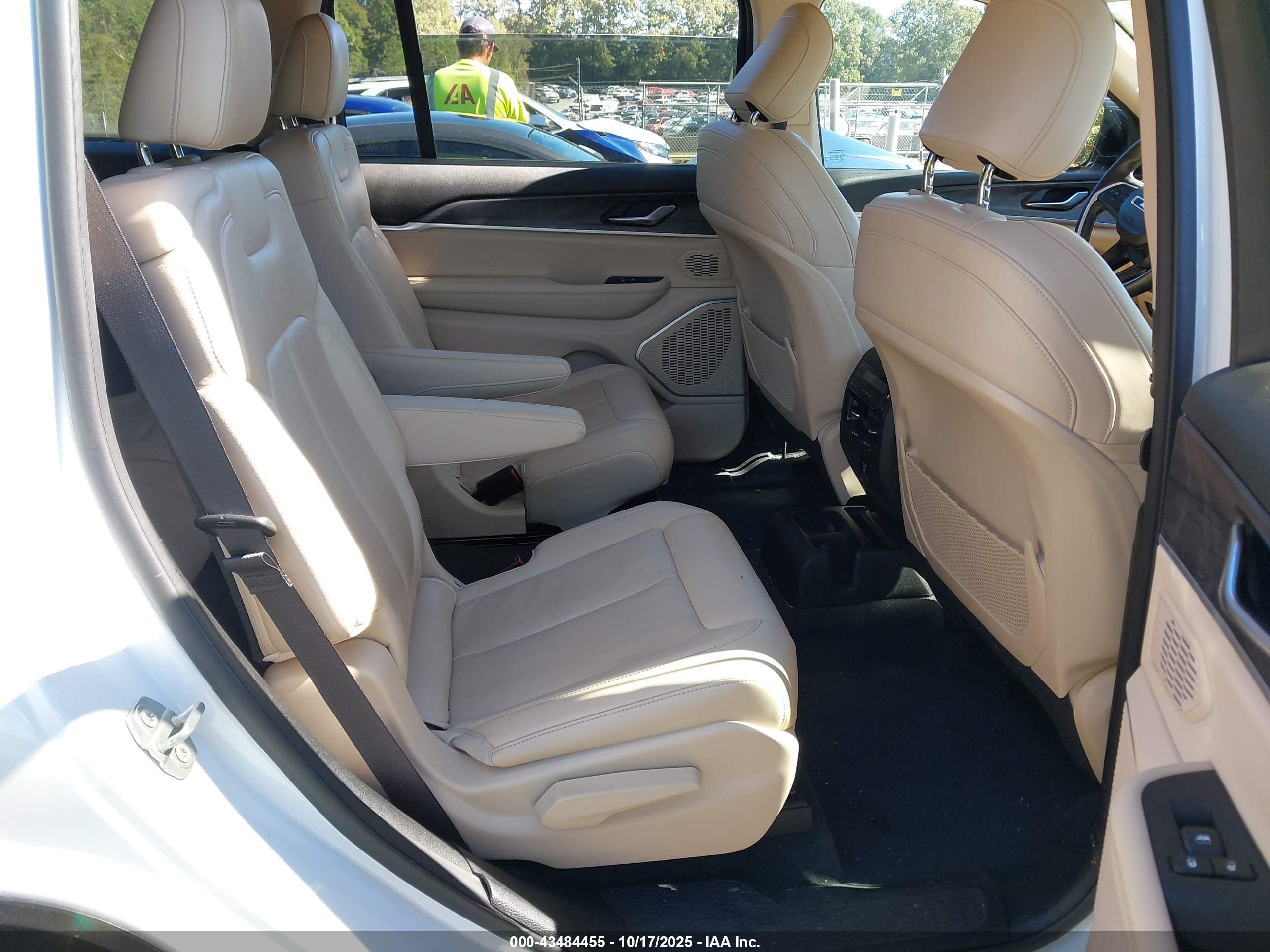 JEEP GRAND image 8