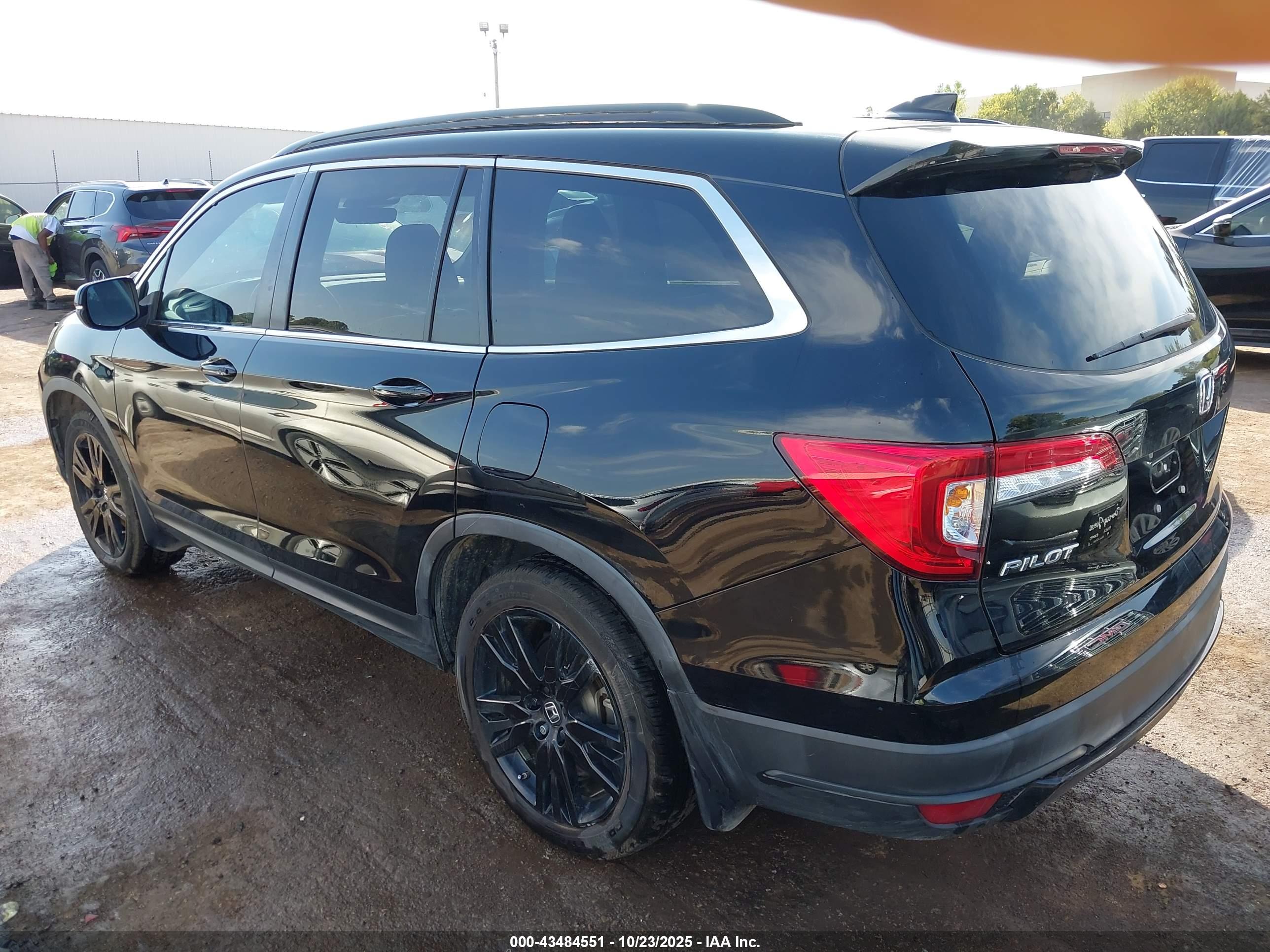 HONDA PILOT image 3