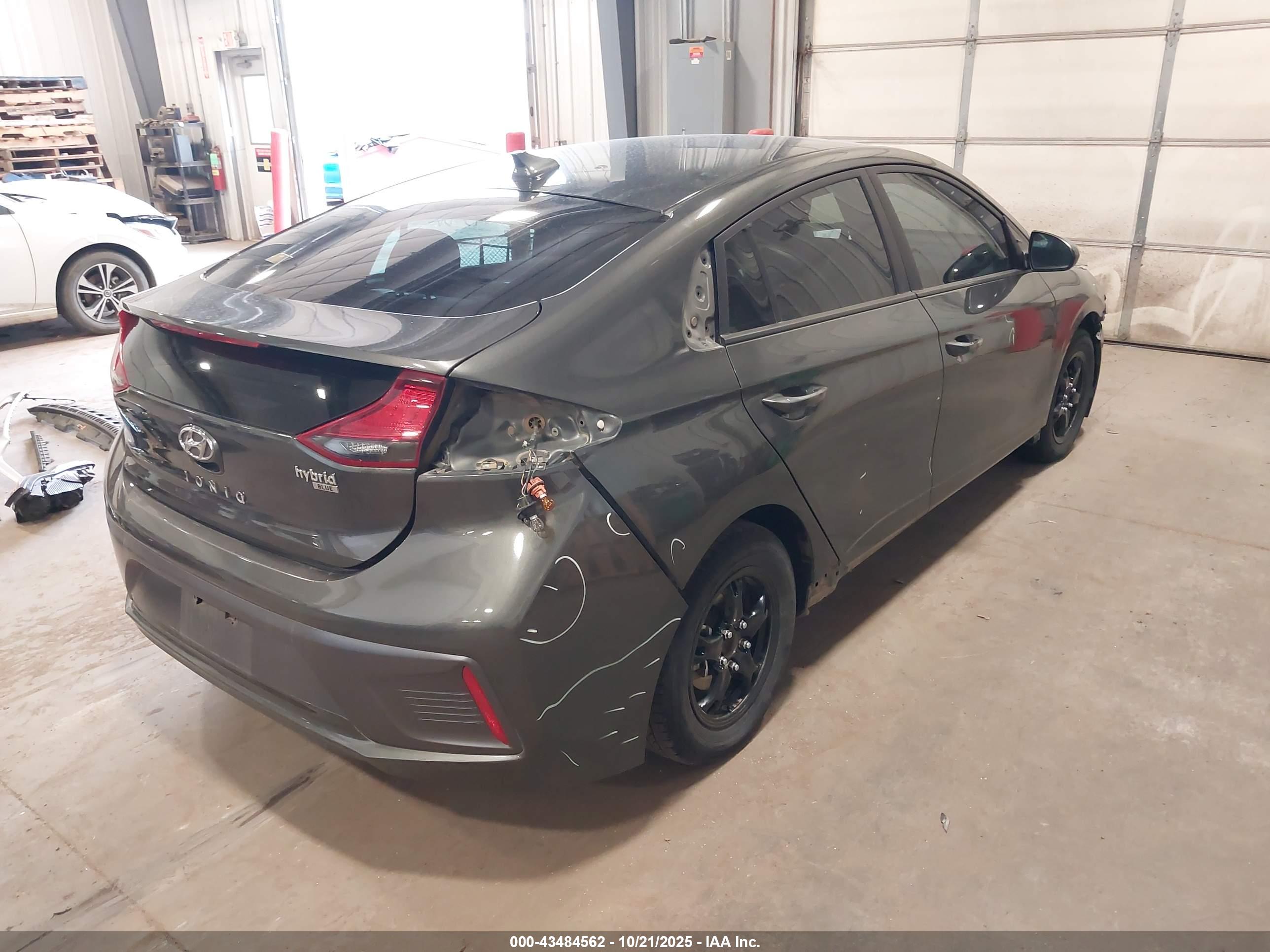 HYUNDAI IONIQ image 4