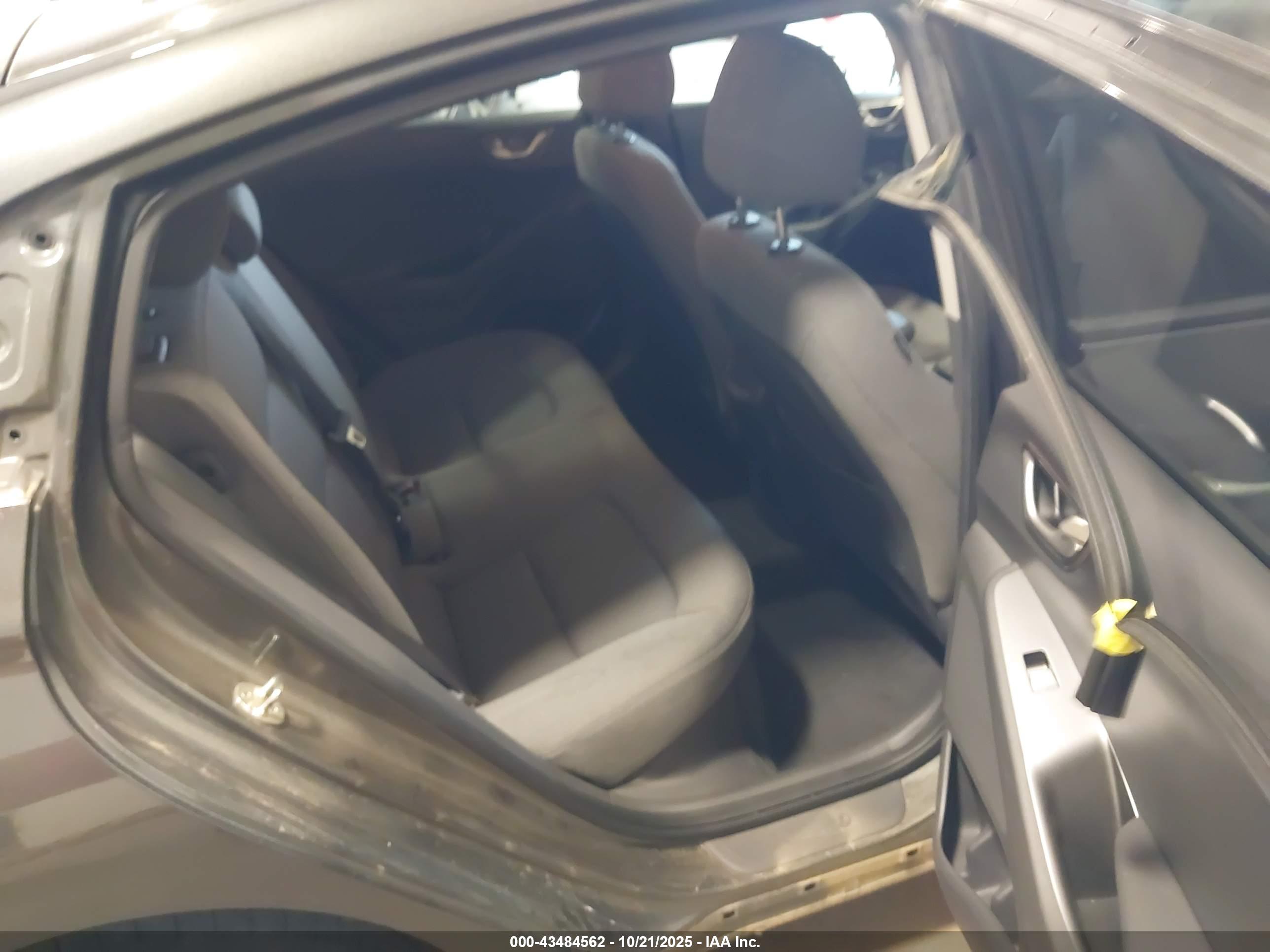 HYUNDAI IONIQ image 8