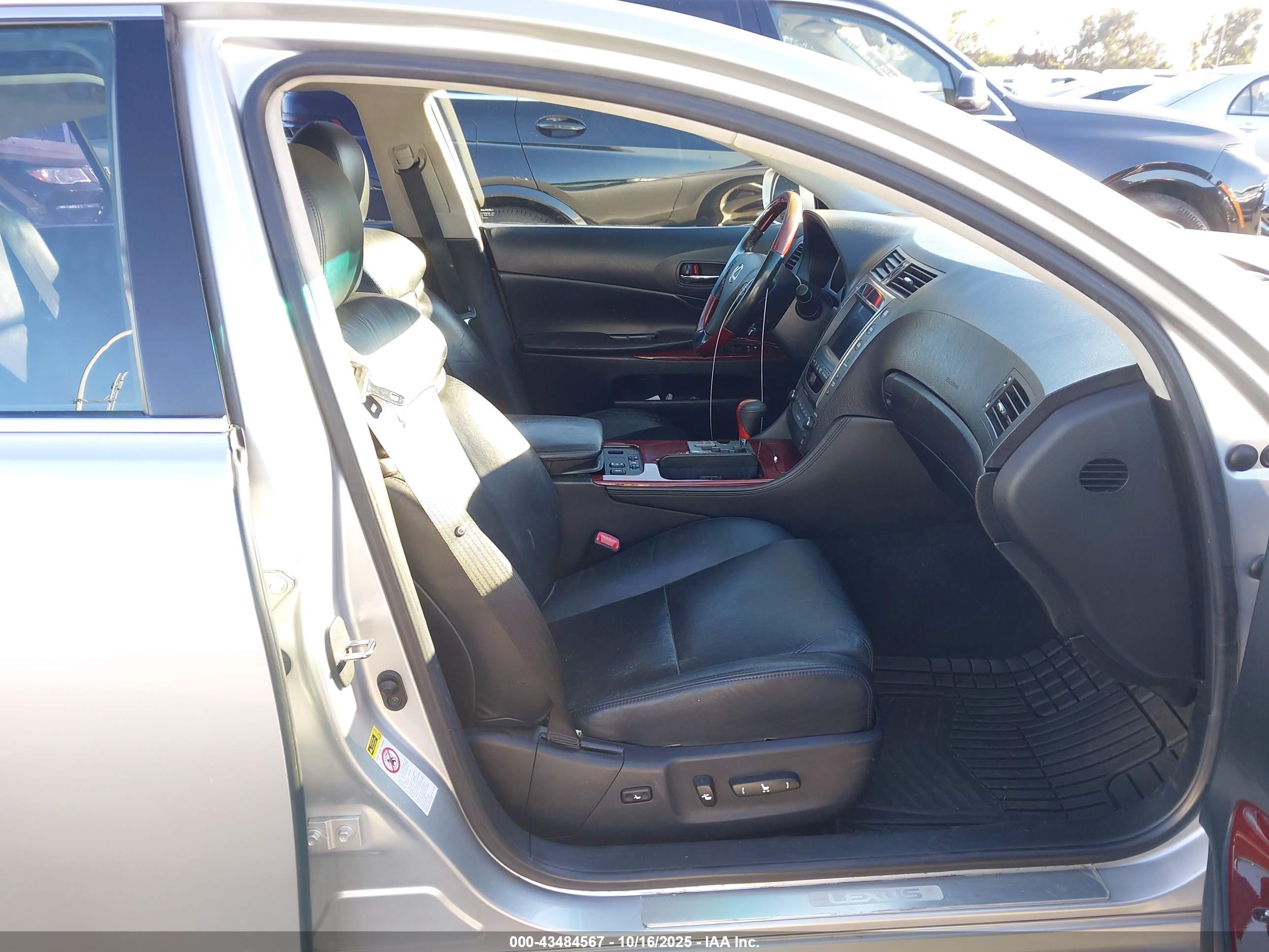LEXUS GS image 5