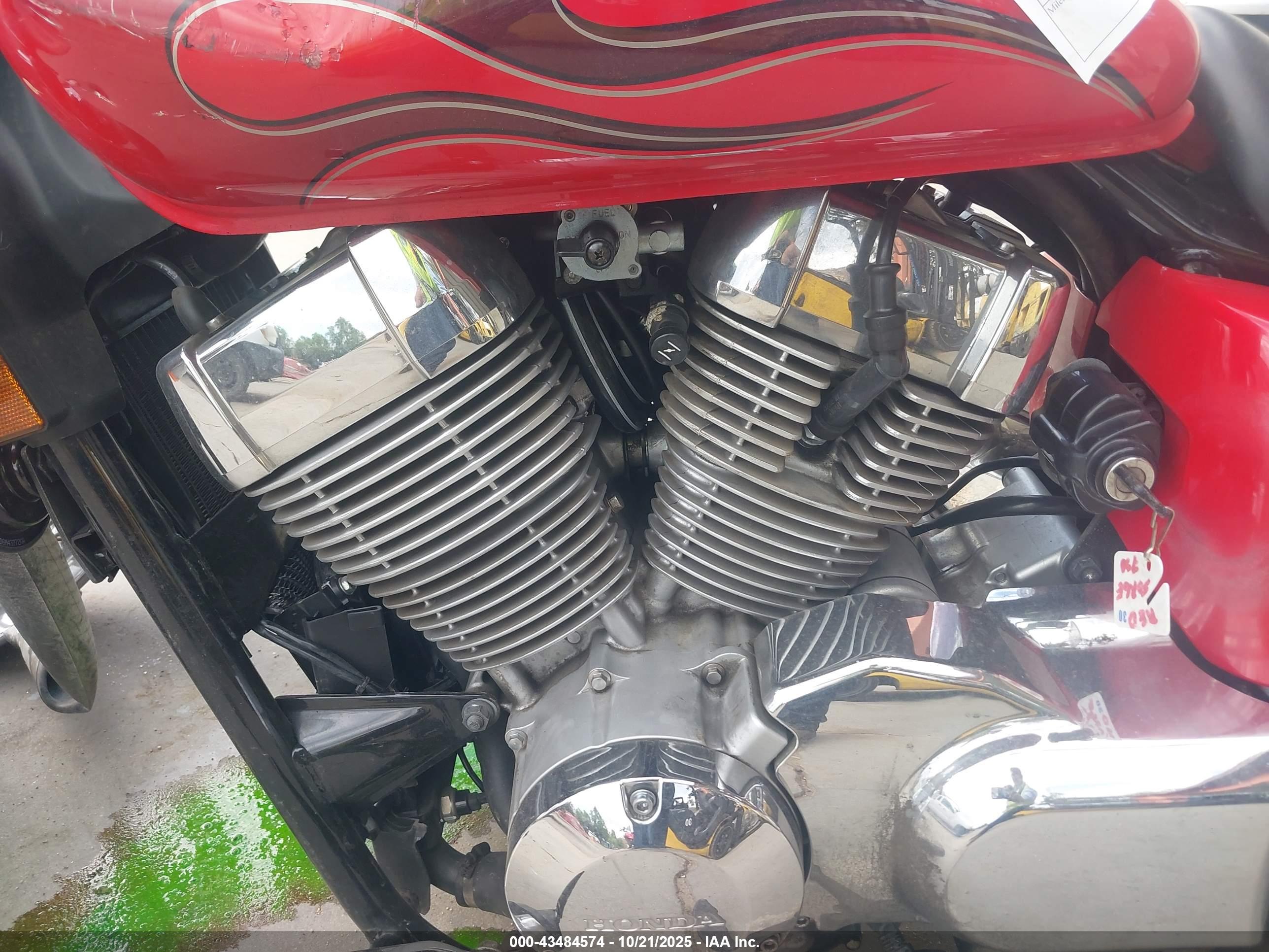 HONDA VT750 image 9