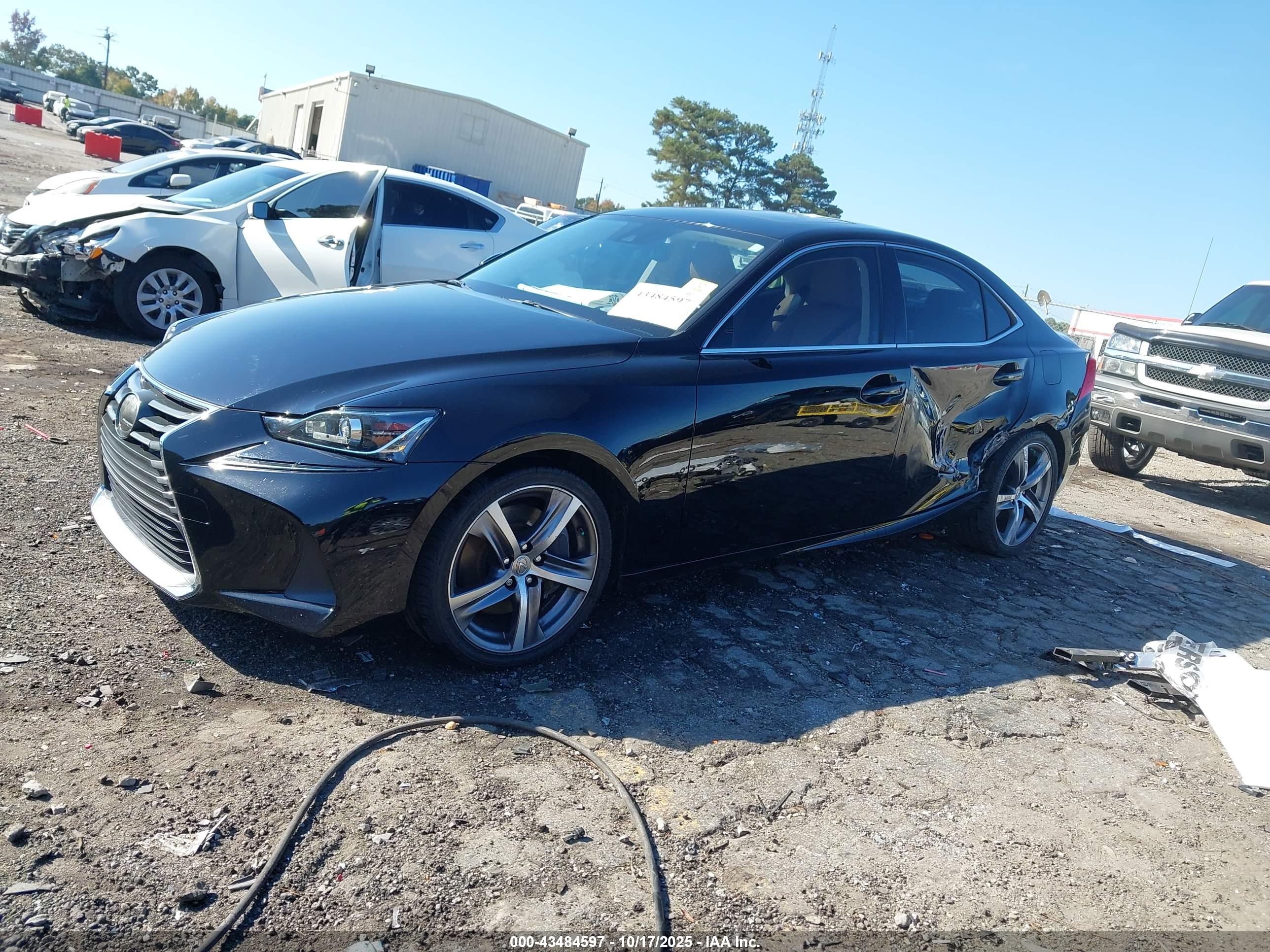 LEXUS IS image 2