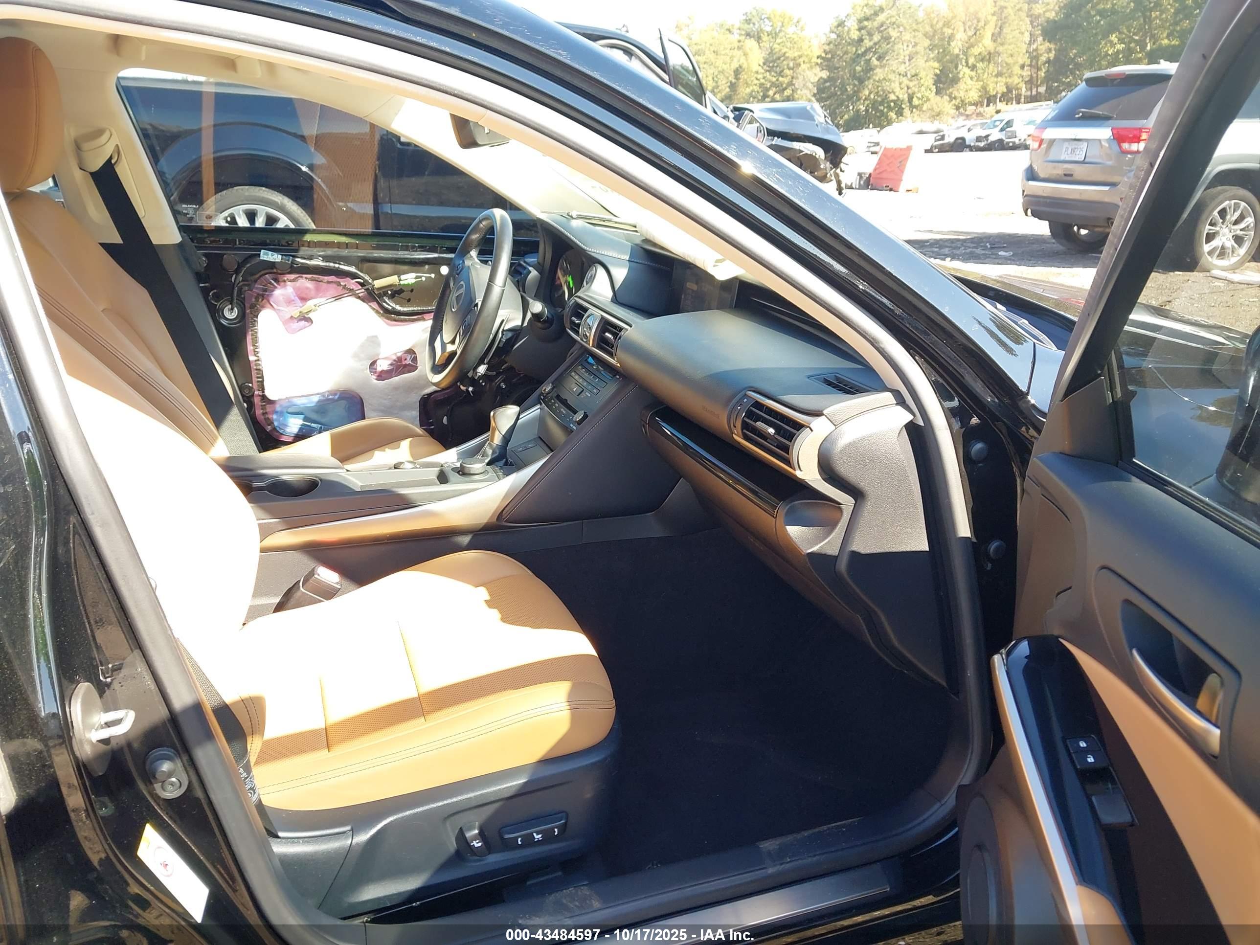 LEXUS IS image 5