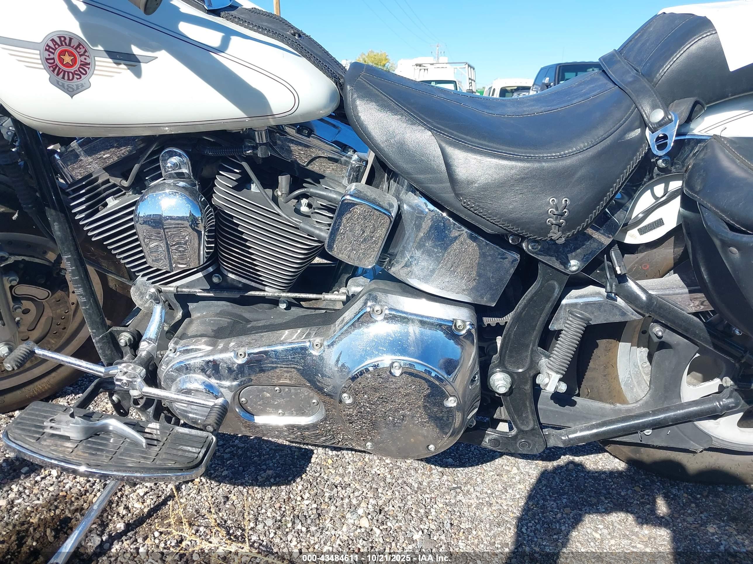 HARLEY-DAVIDSON FLSTFI image 9