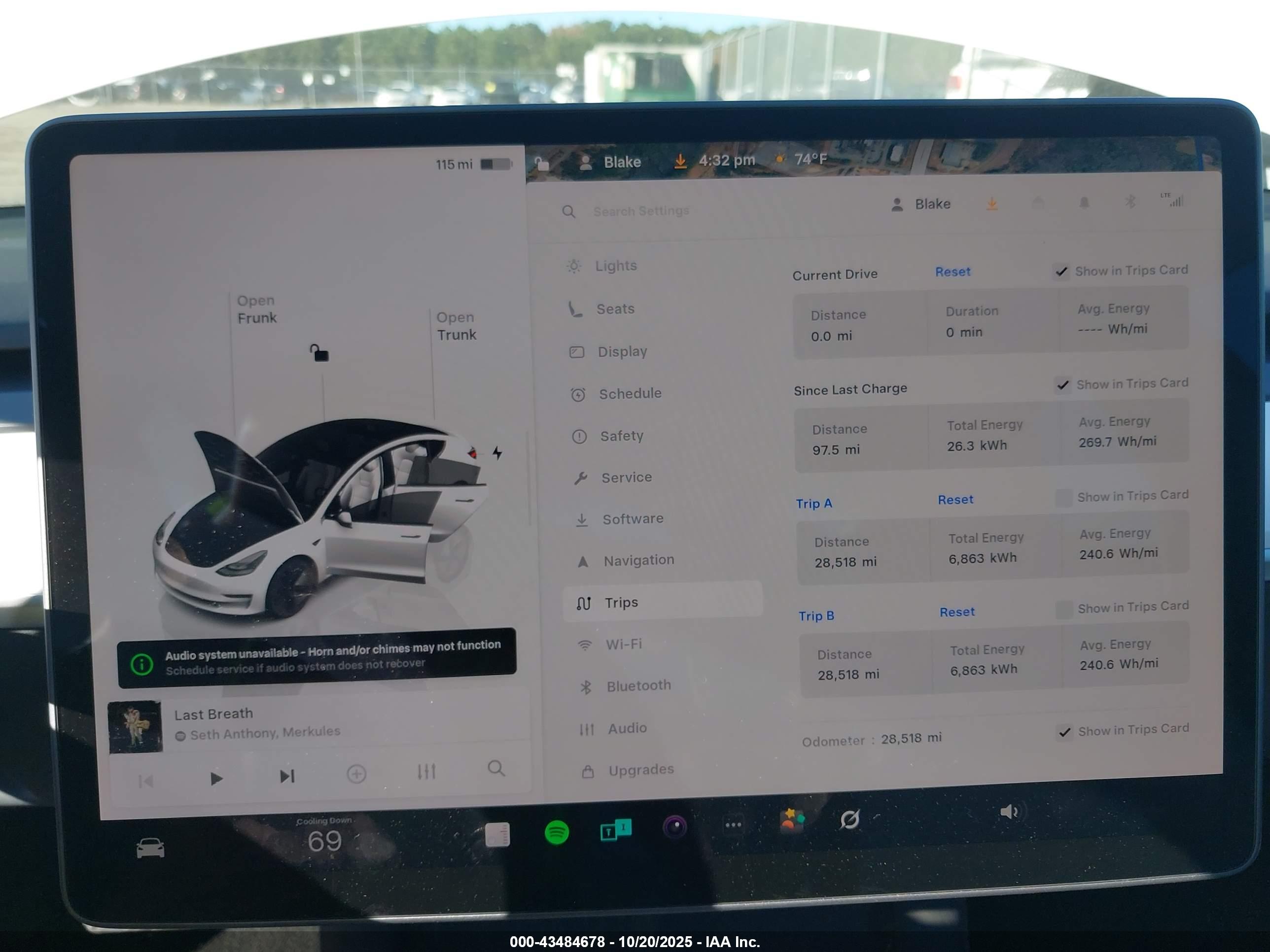 TESLA MODEL image 7