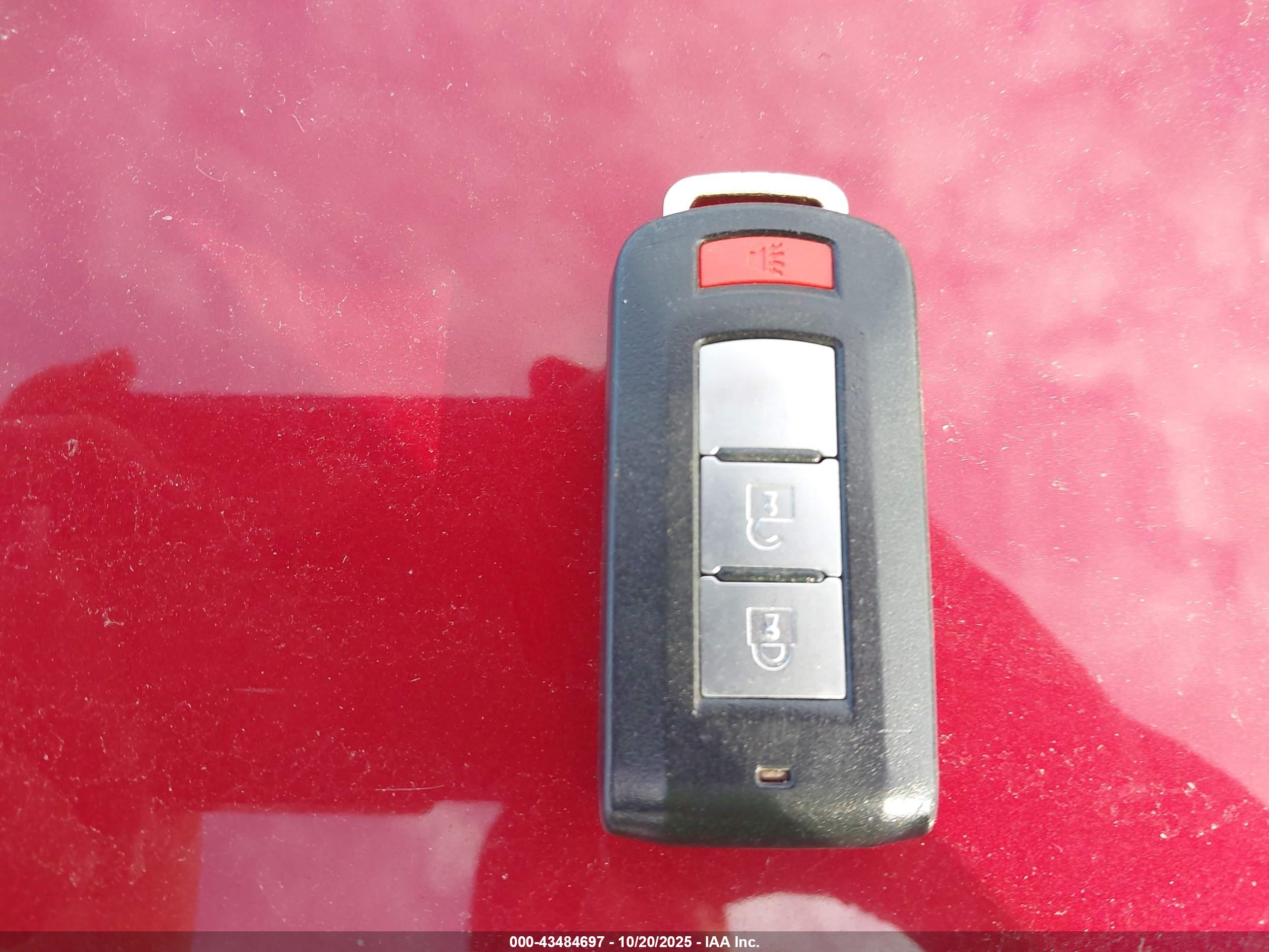 MITSUBISHI OUTLANDER image 11