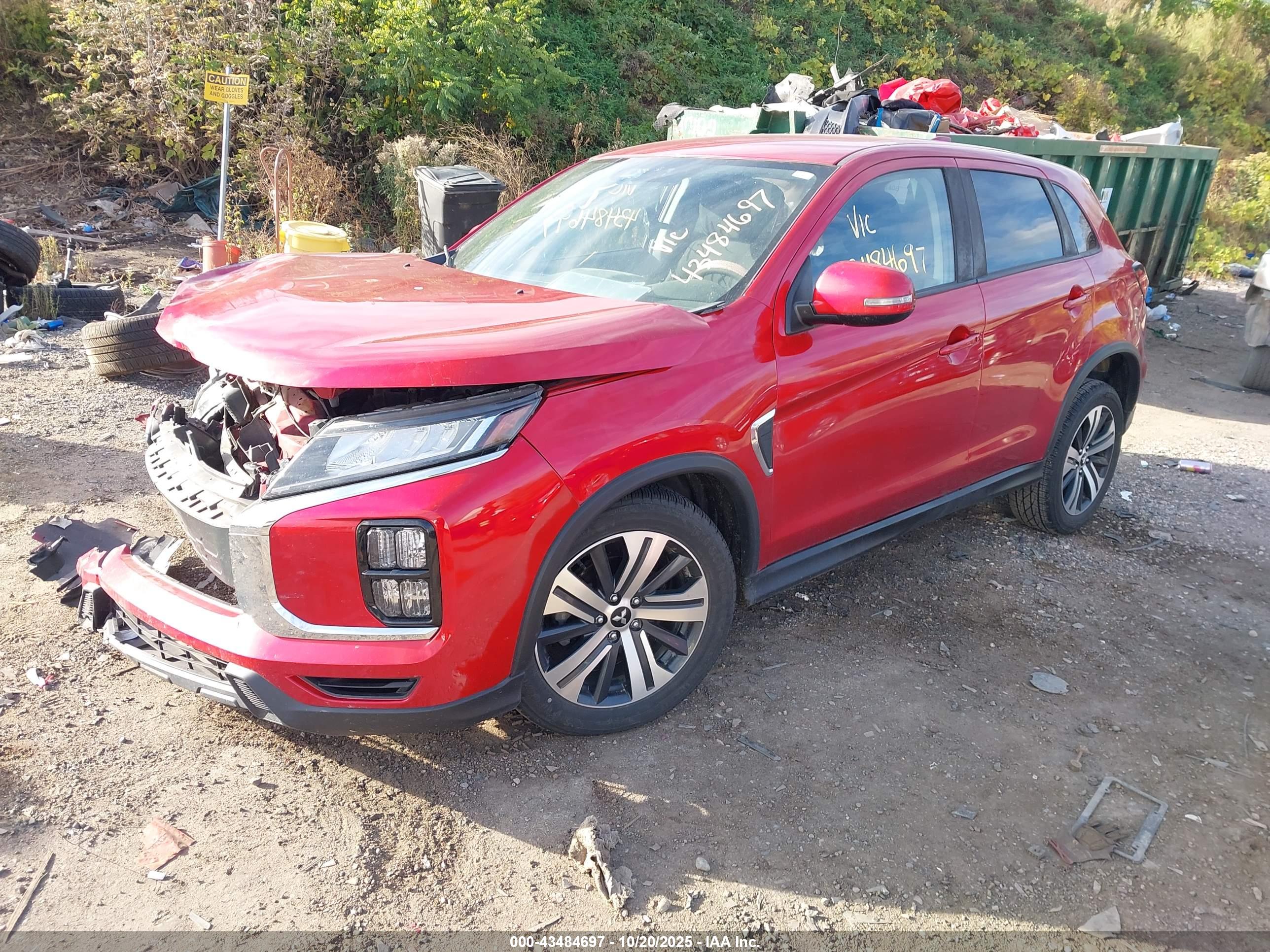MITSUBISHI OUTLANDER image 2