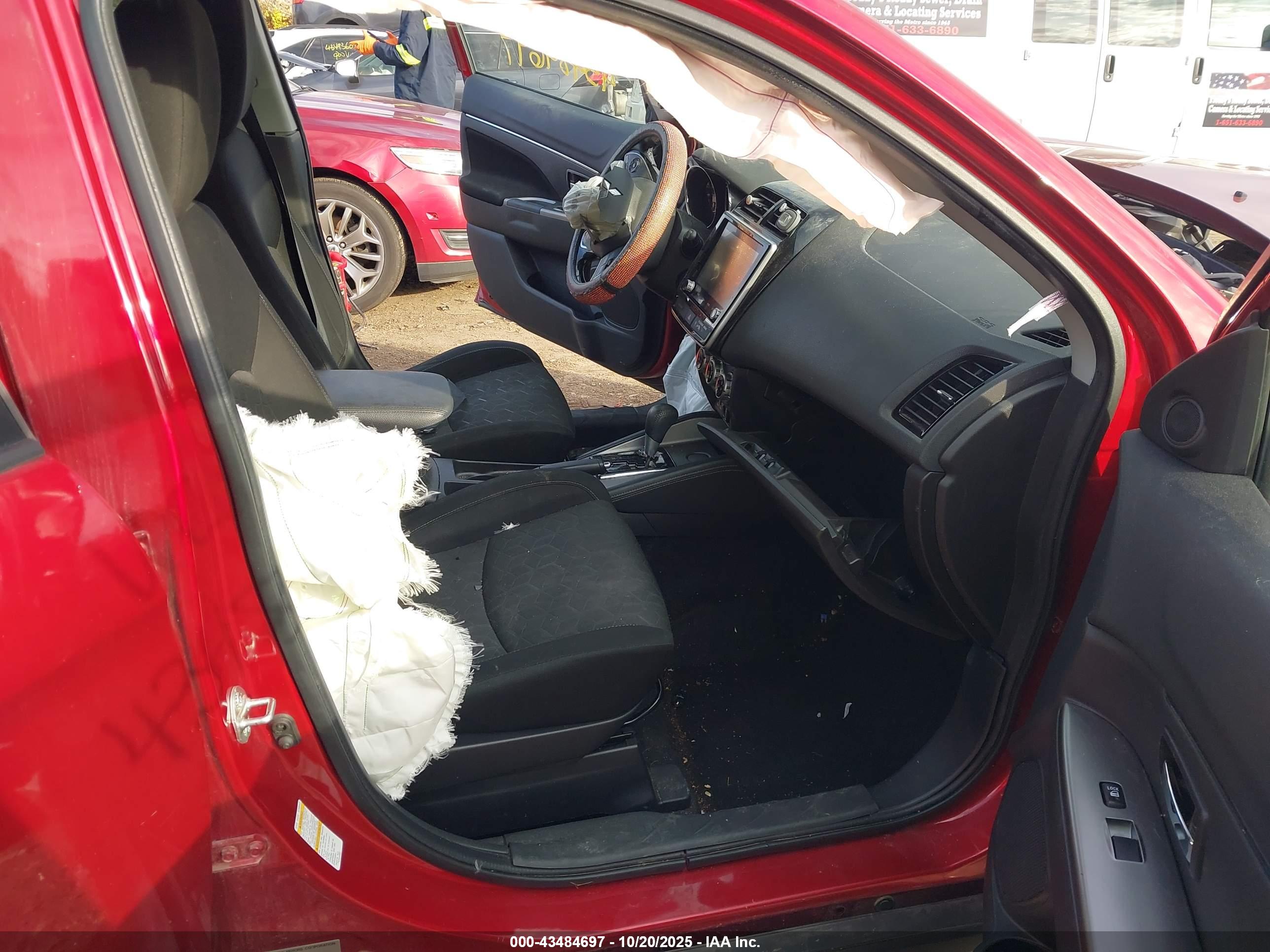 MITSUBISHI OUTLANDER image 5