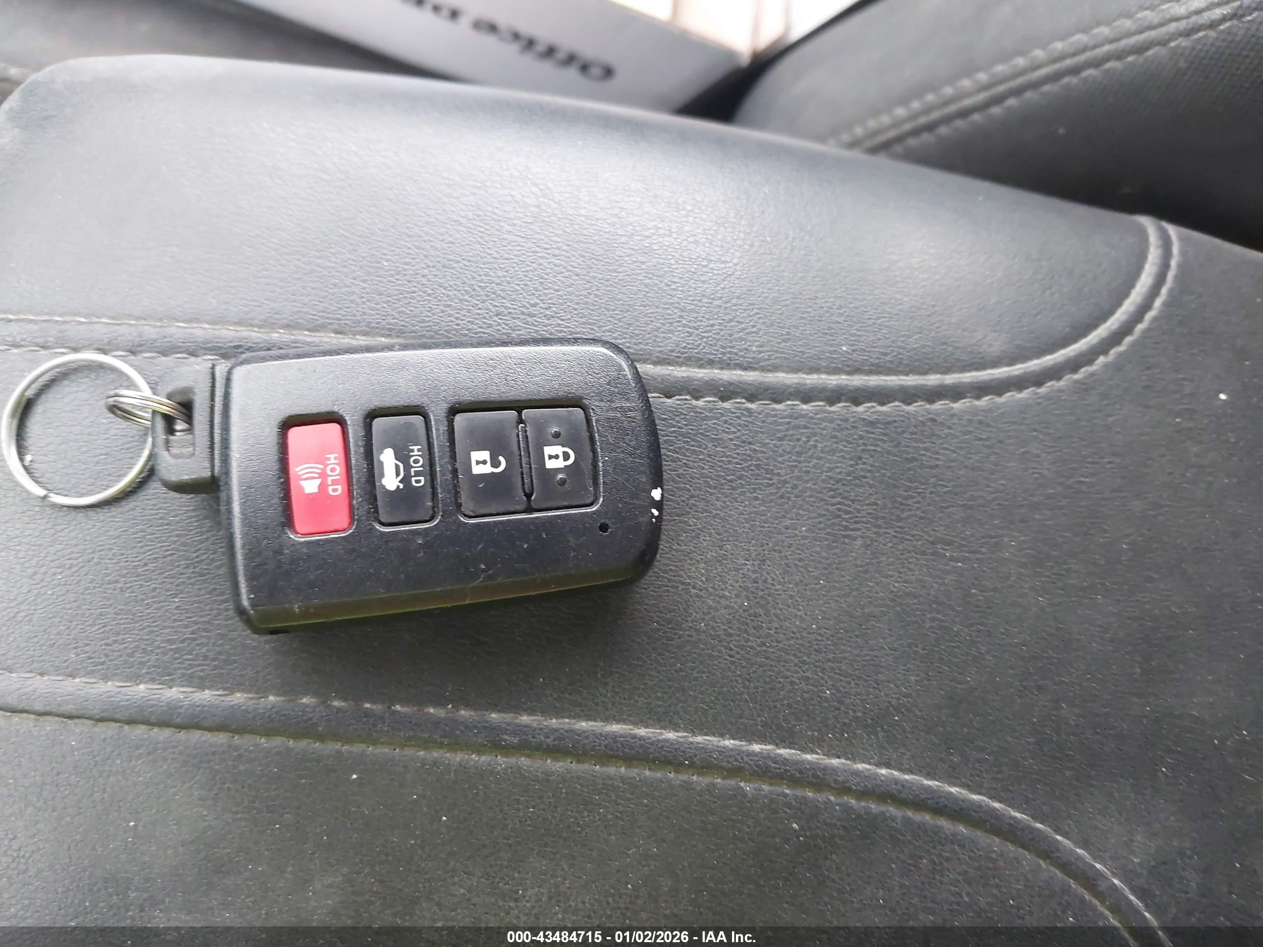 TOYOTA CAMRY image 11