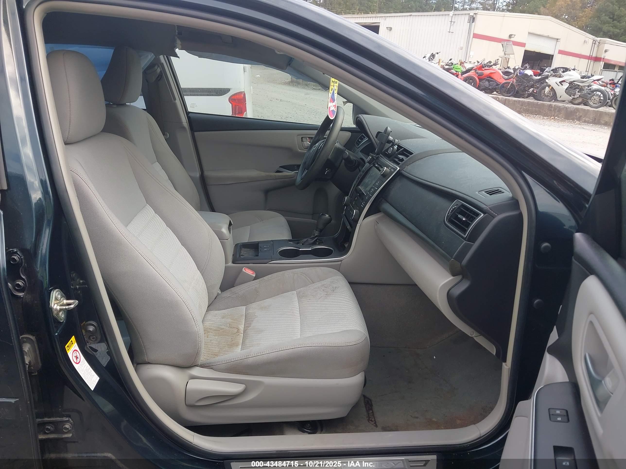 TOYOTA CAMRY image 5