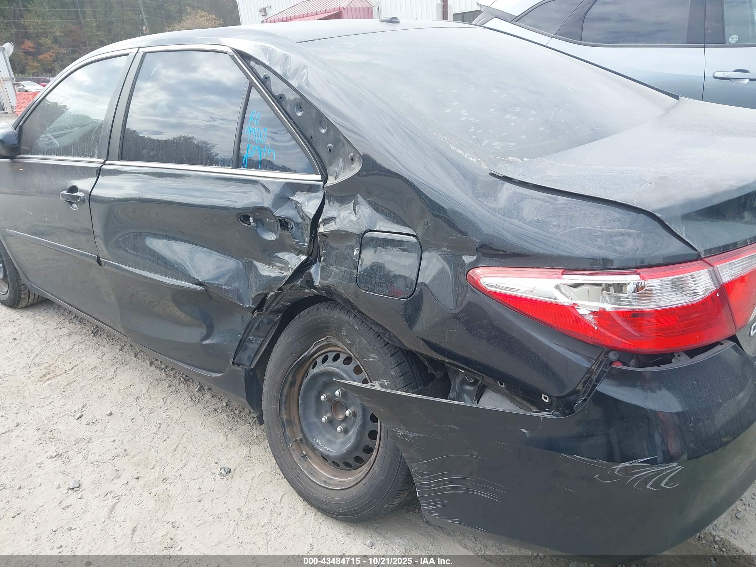 TOYOTA CAMRY image 6