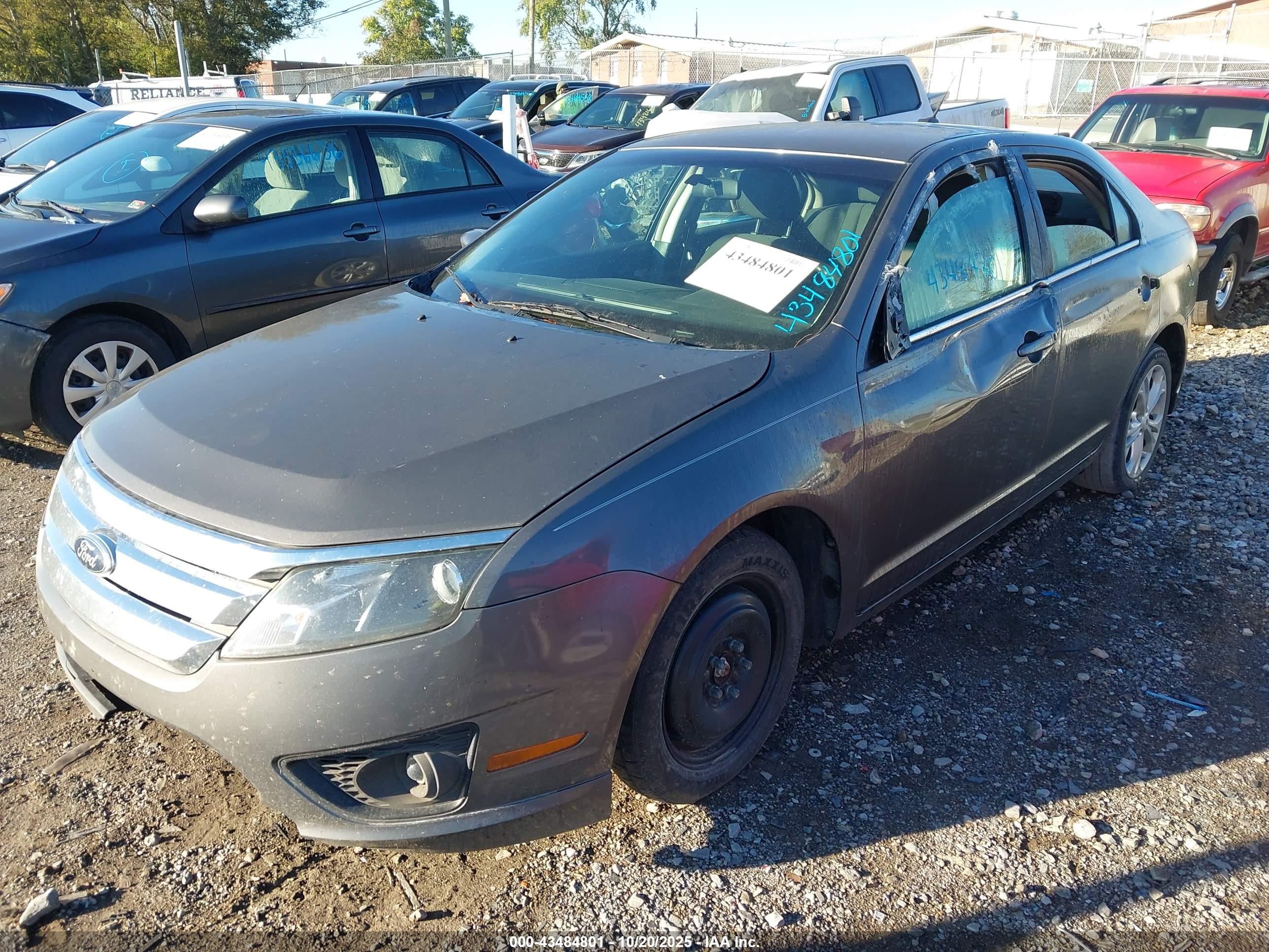 FORD FUSION image 2