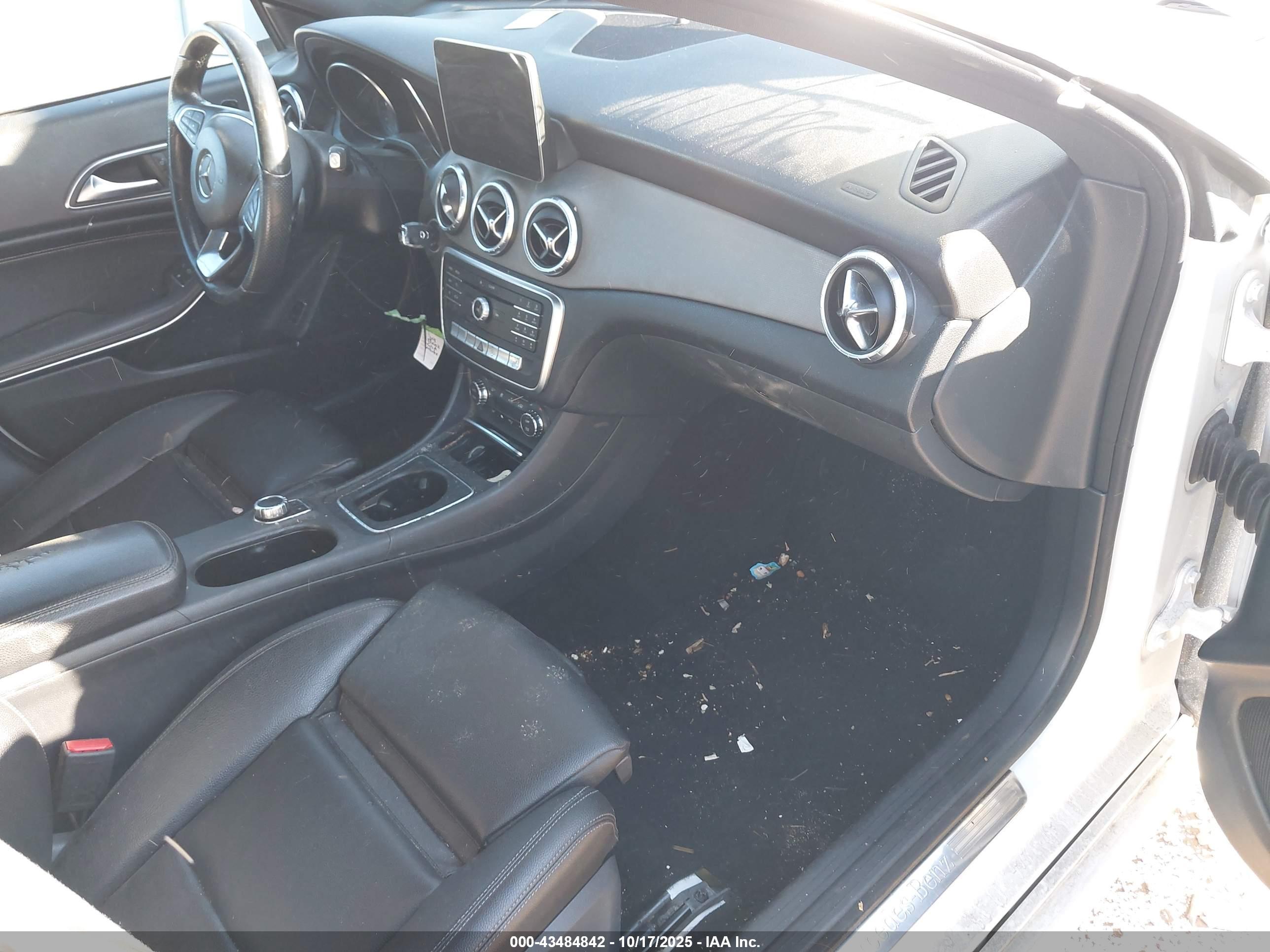 MERCEDES-BENZ CLA image 5