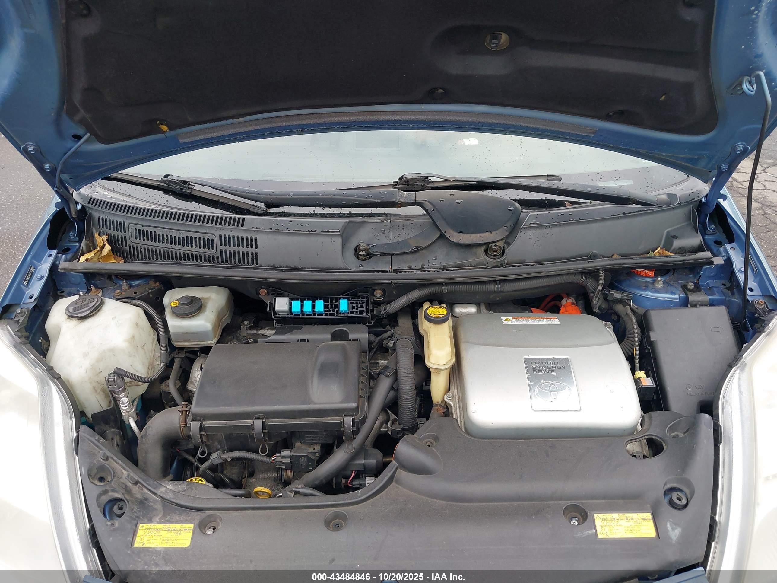 TOYOTA PRIUS image 10