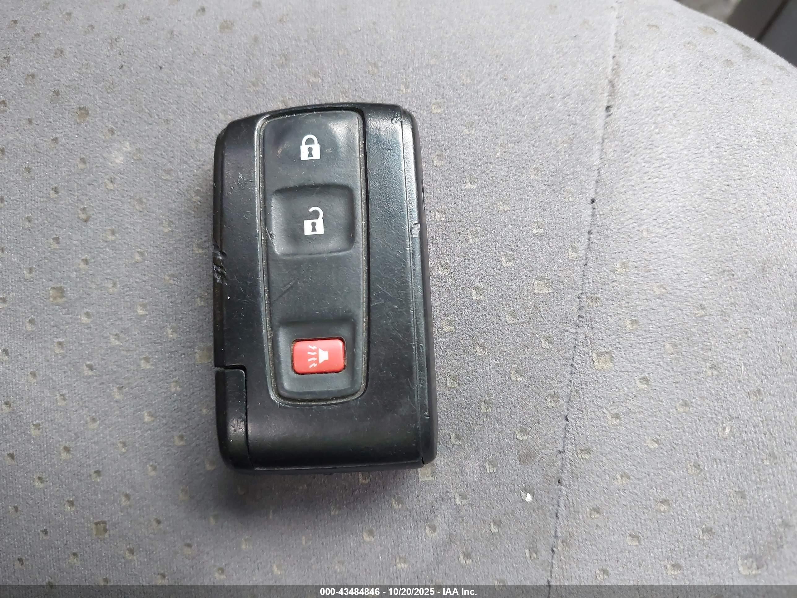 TOYOTA PRIUS image 11
