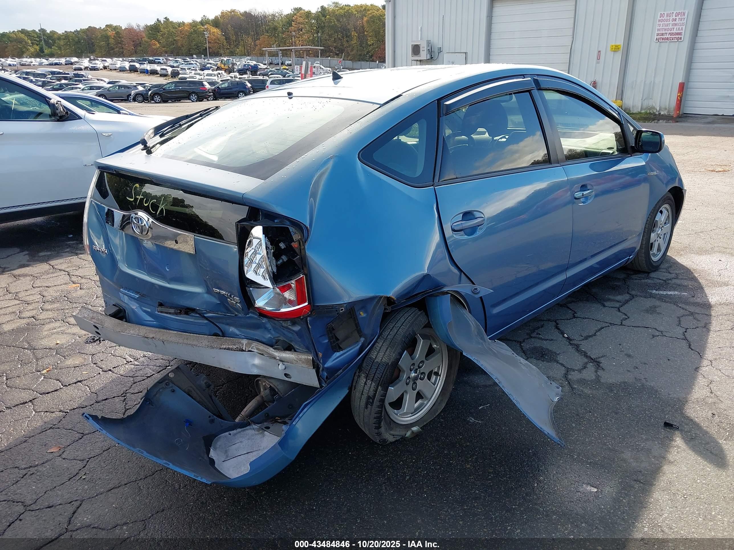 TOYOTA PRIUS image 4
