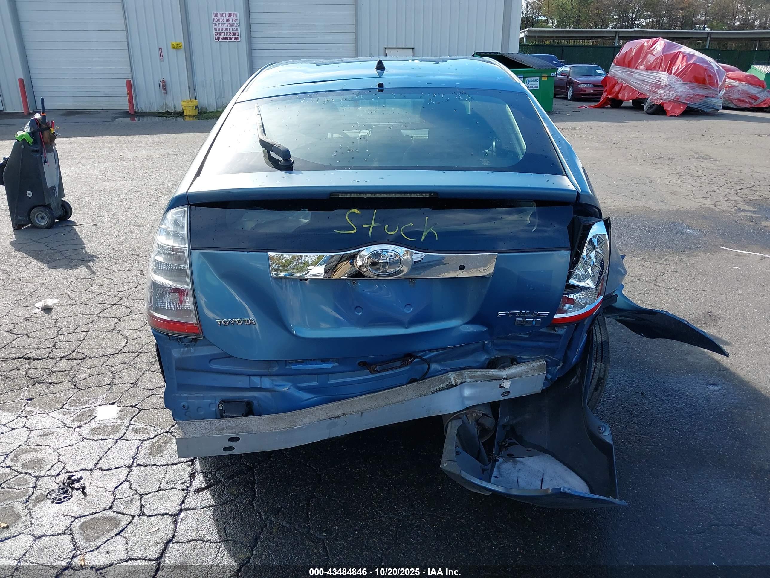 TOYOTA PRIUS image 6