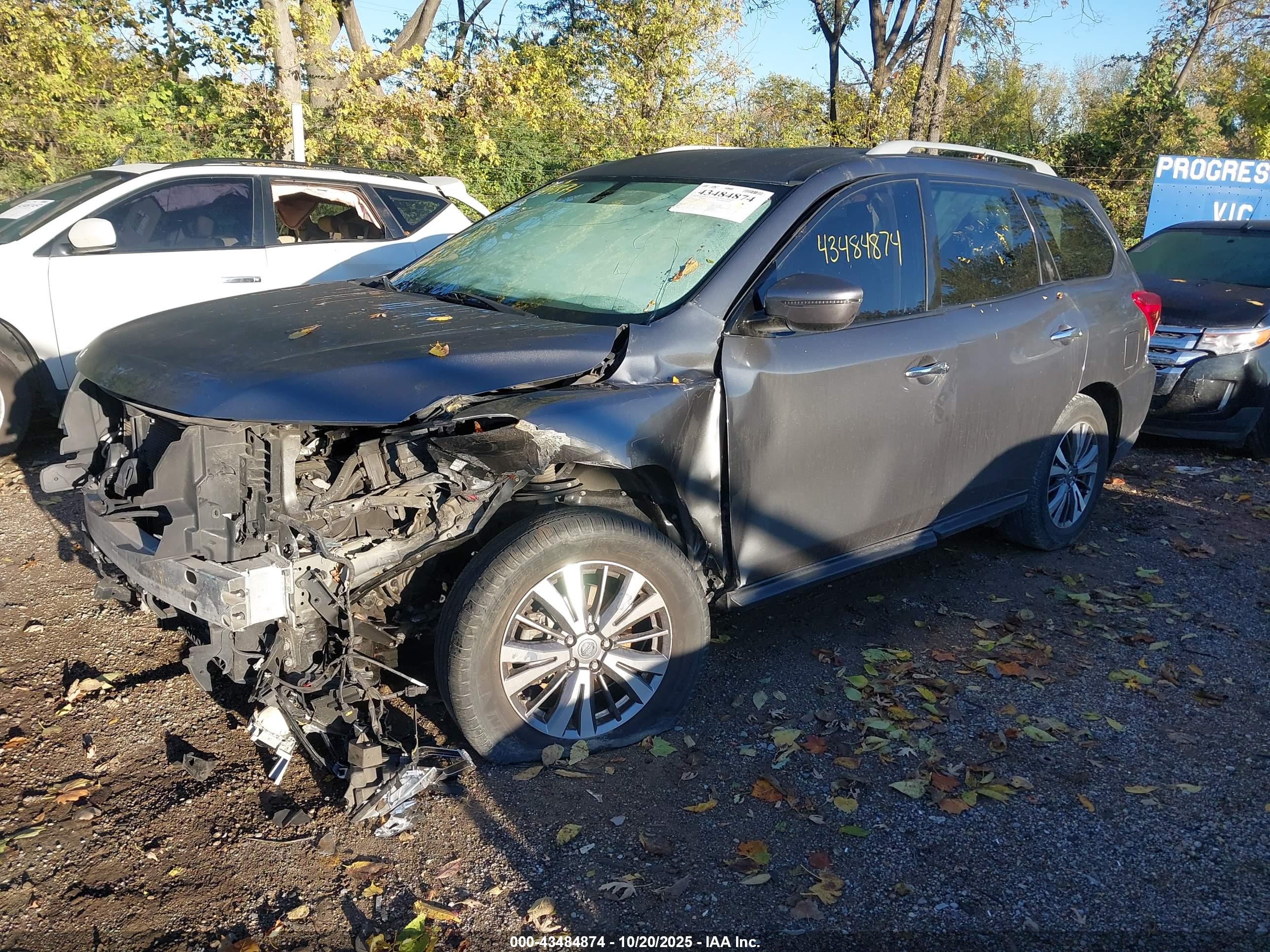 NISSAN PATHFINDER image 2