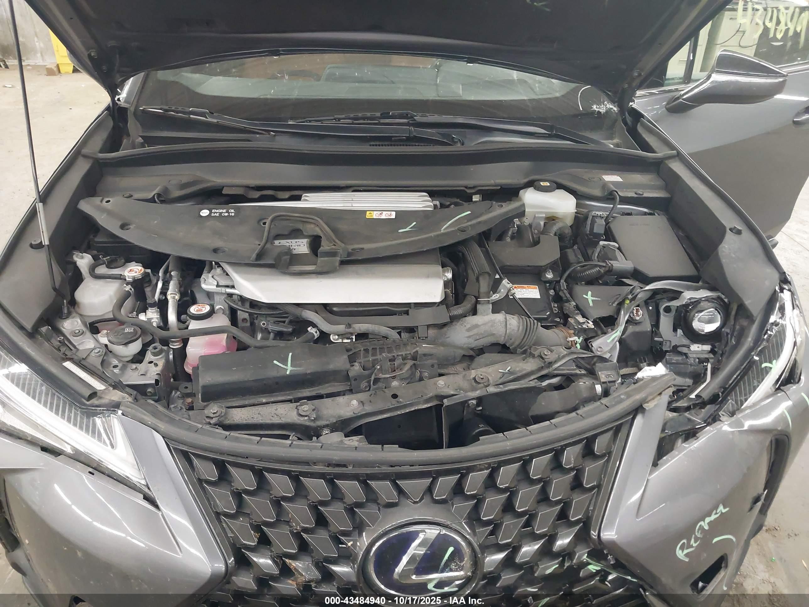 LEXUS UX image 10