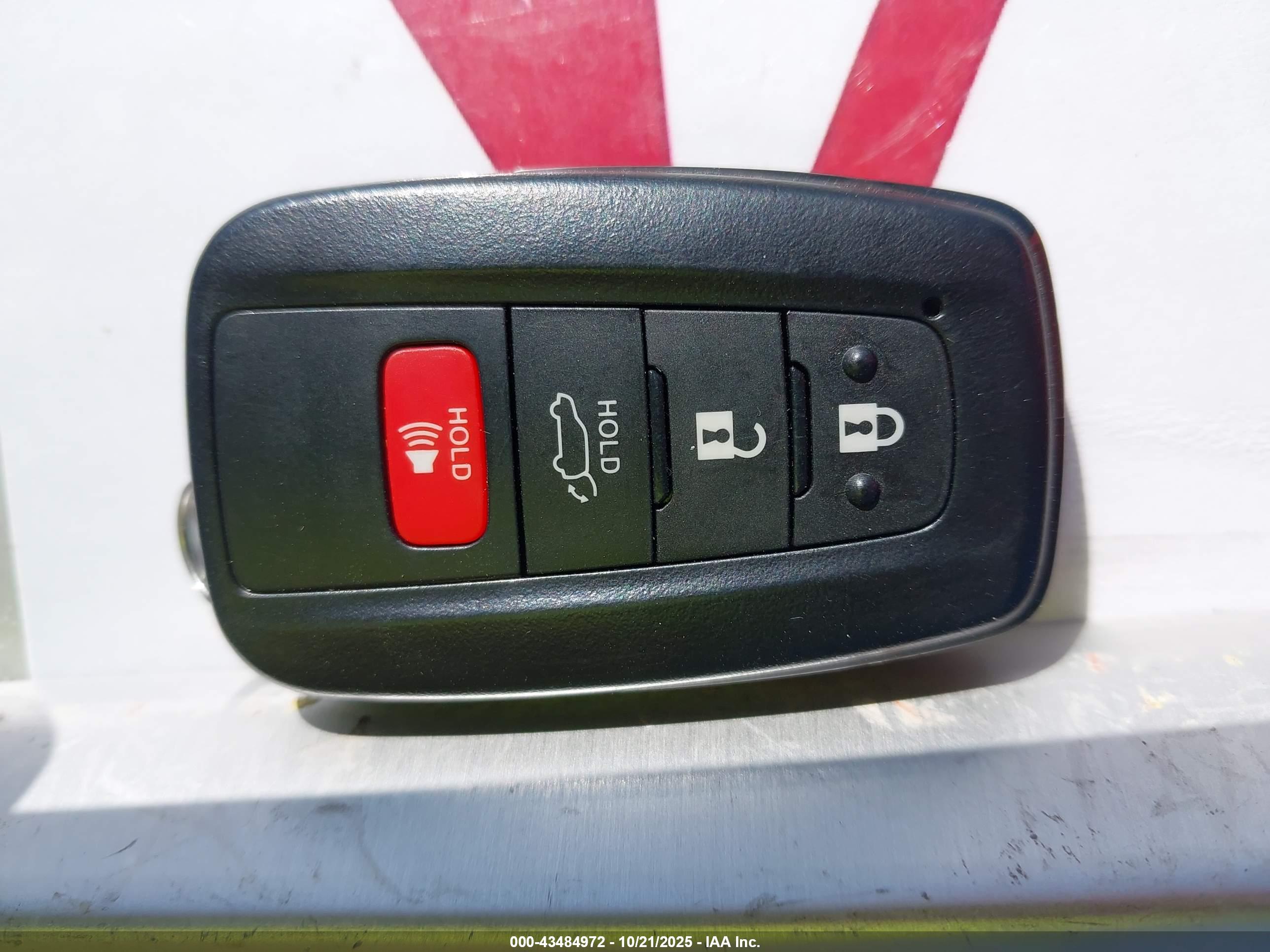 TOYOTA RAV4 image 11