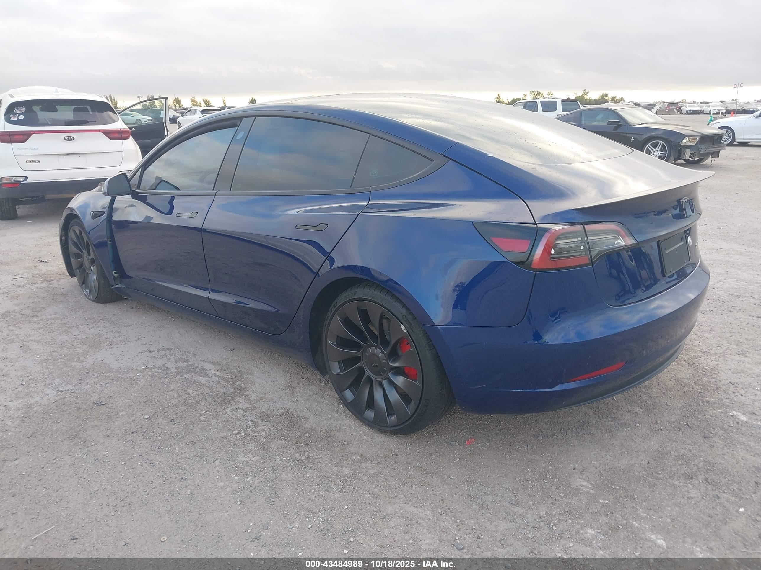 TESLA MODEL image 3