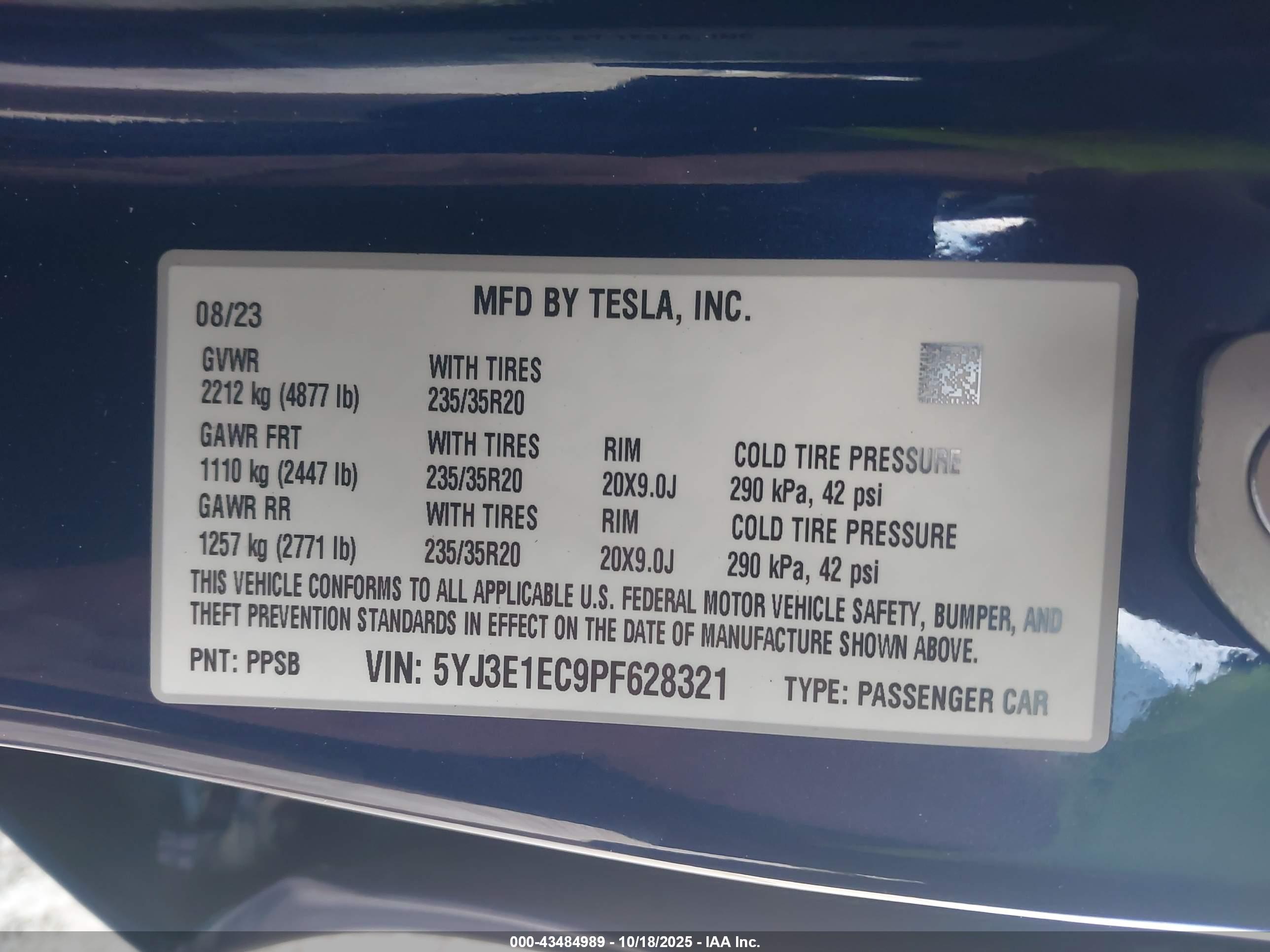 TESLA MODEL image 9