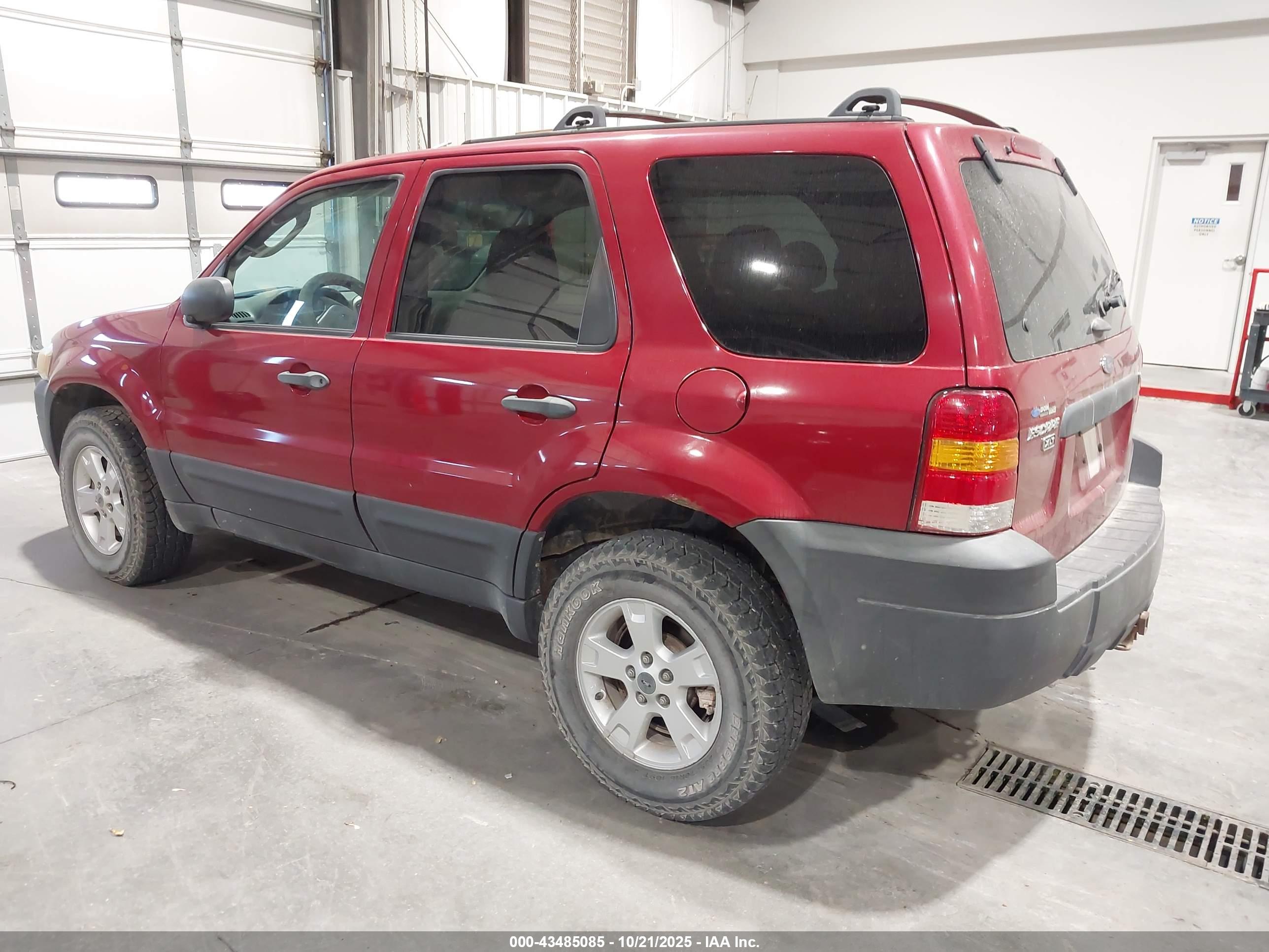 FORD ESCAPE image 3