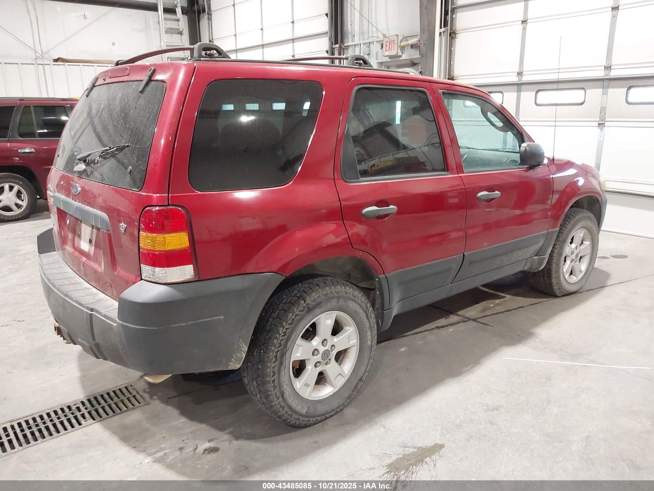 FORD ESCAPE image 4