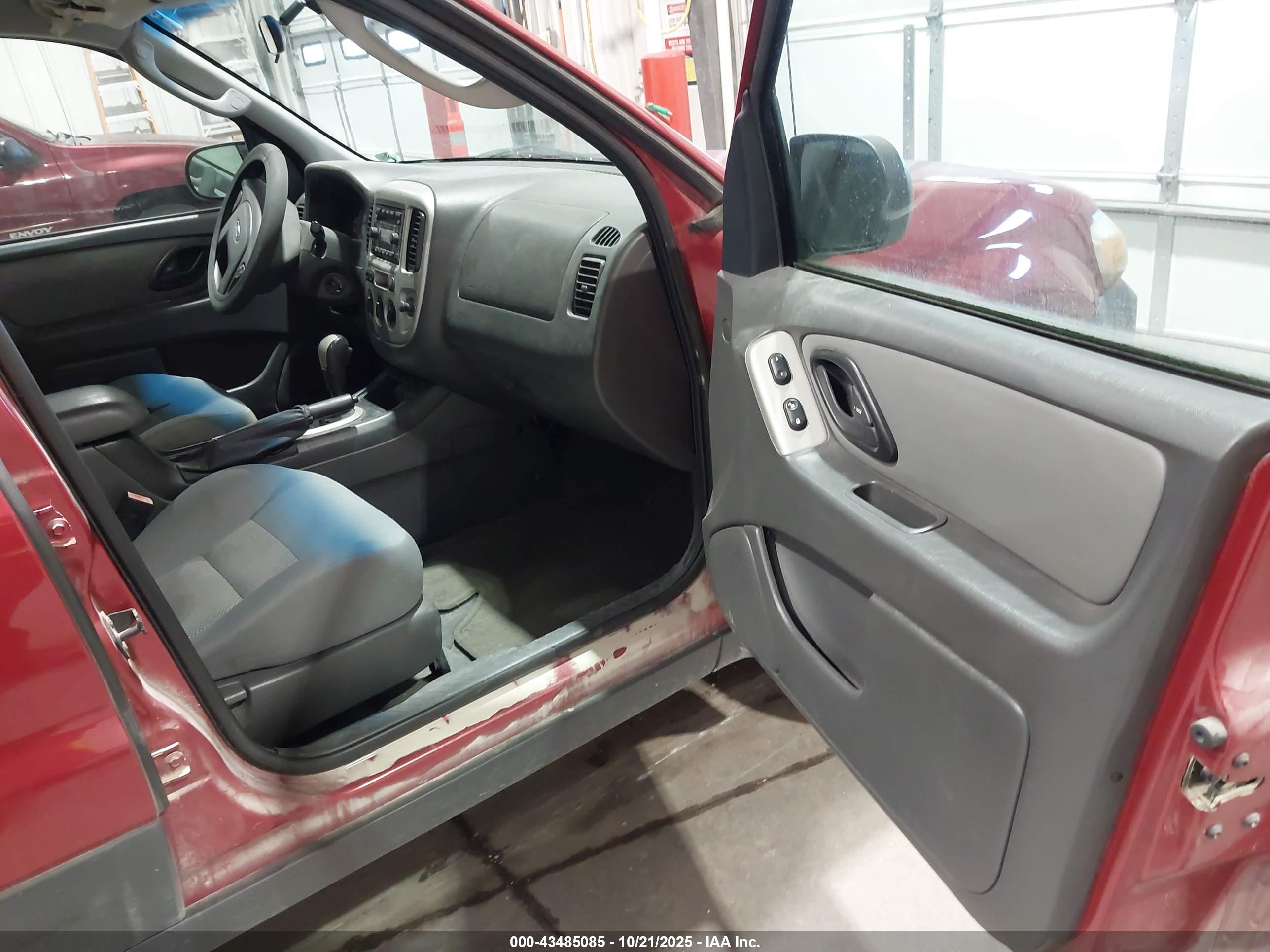 FORD ESCAPE image 5