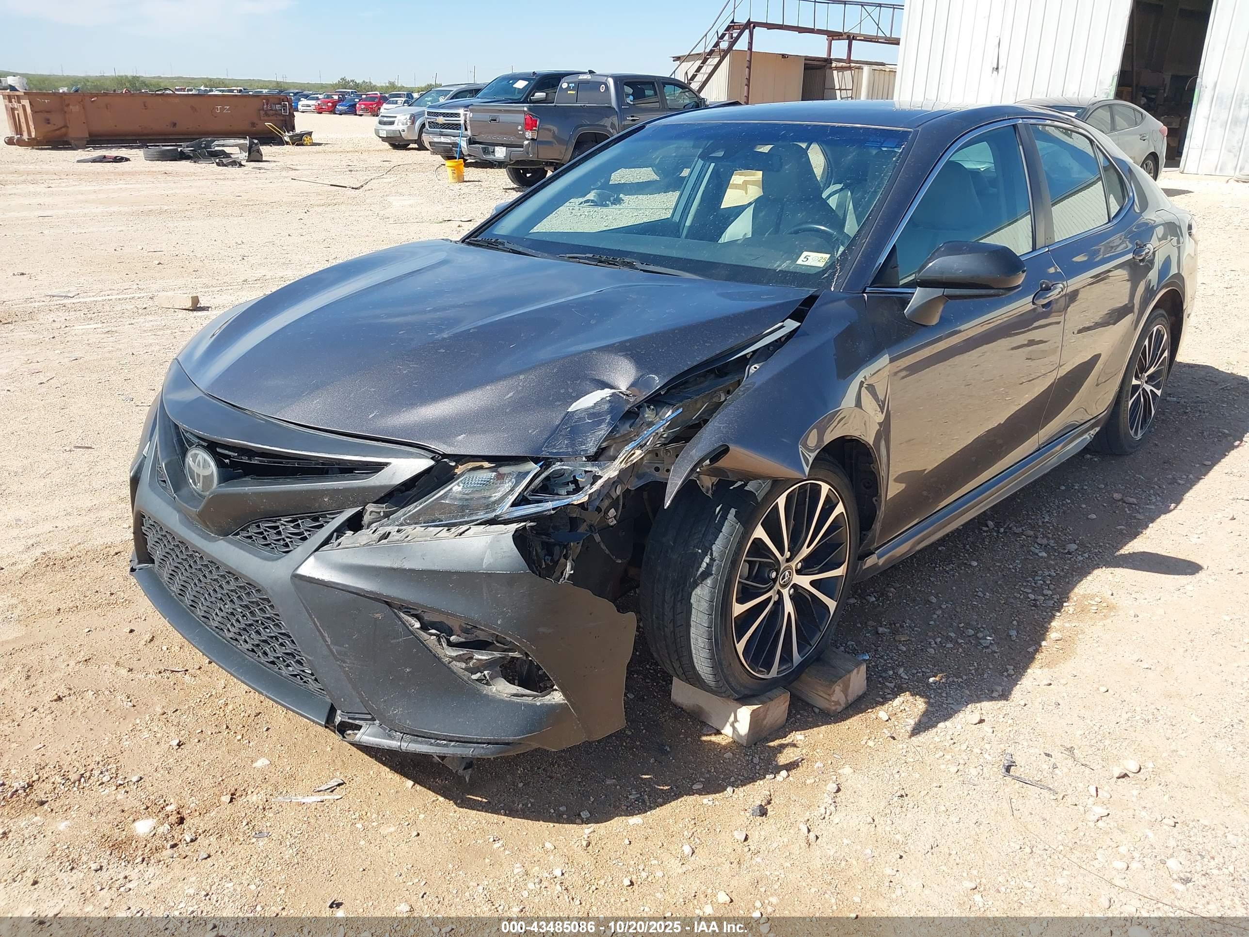 TOYOTA CAMRY image 6
