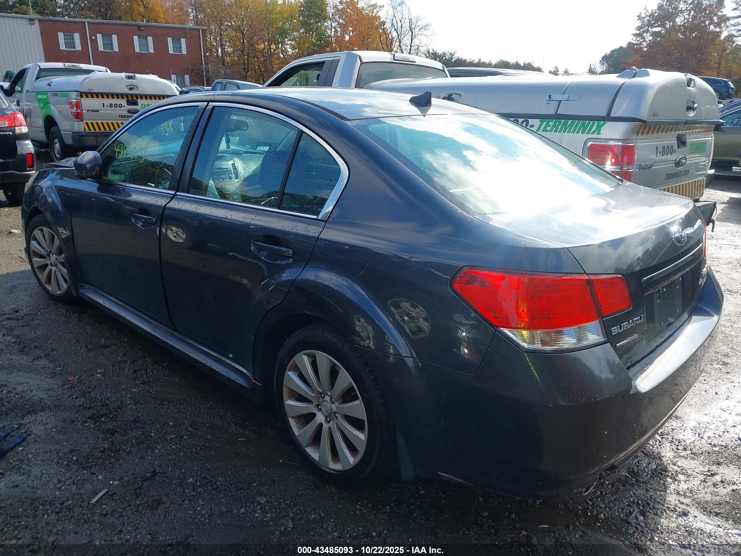 SUBARU LEGACY image 3