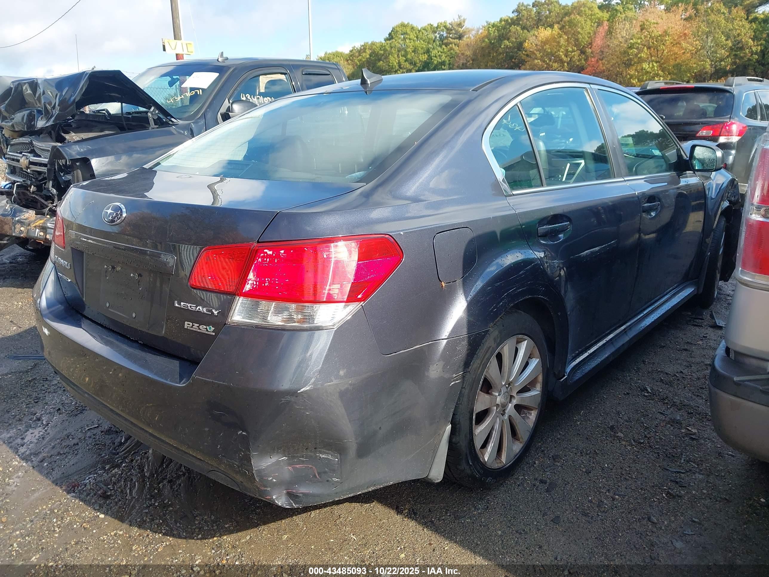 SUBARU LEGACY image 4