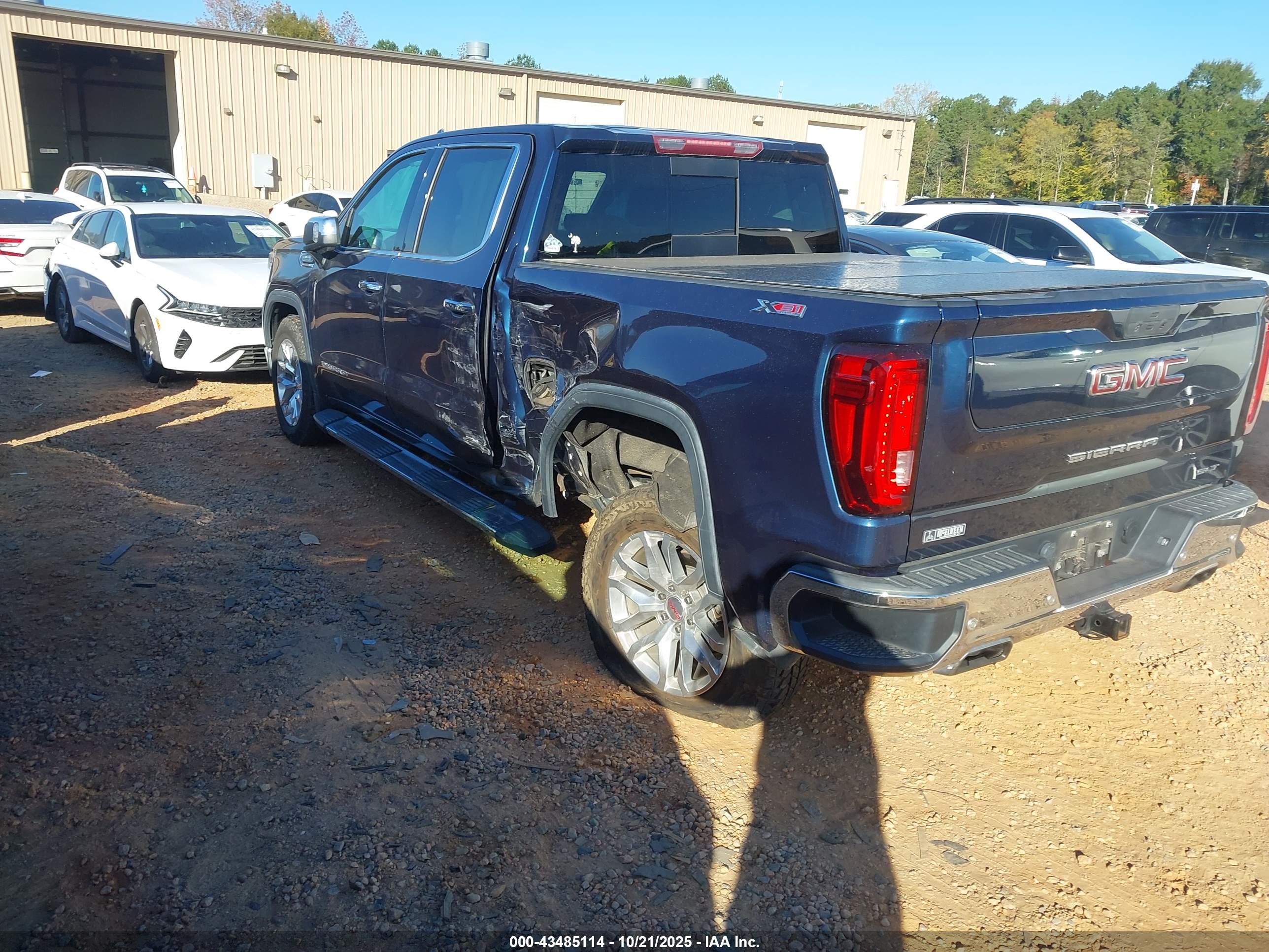 GMC SIERRA image 3