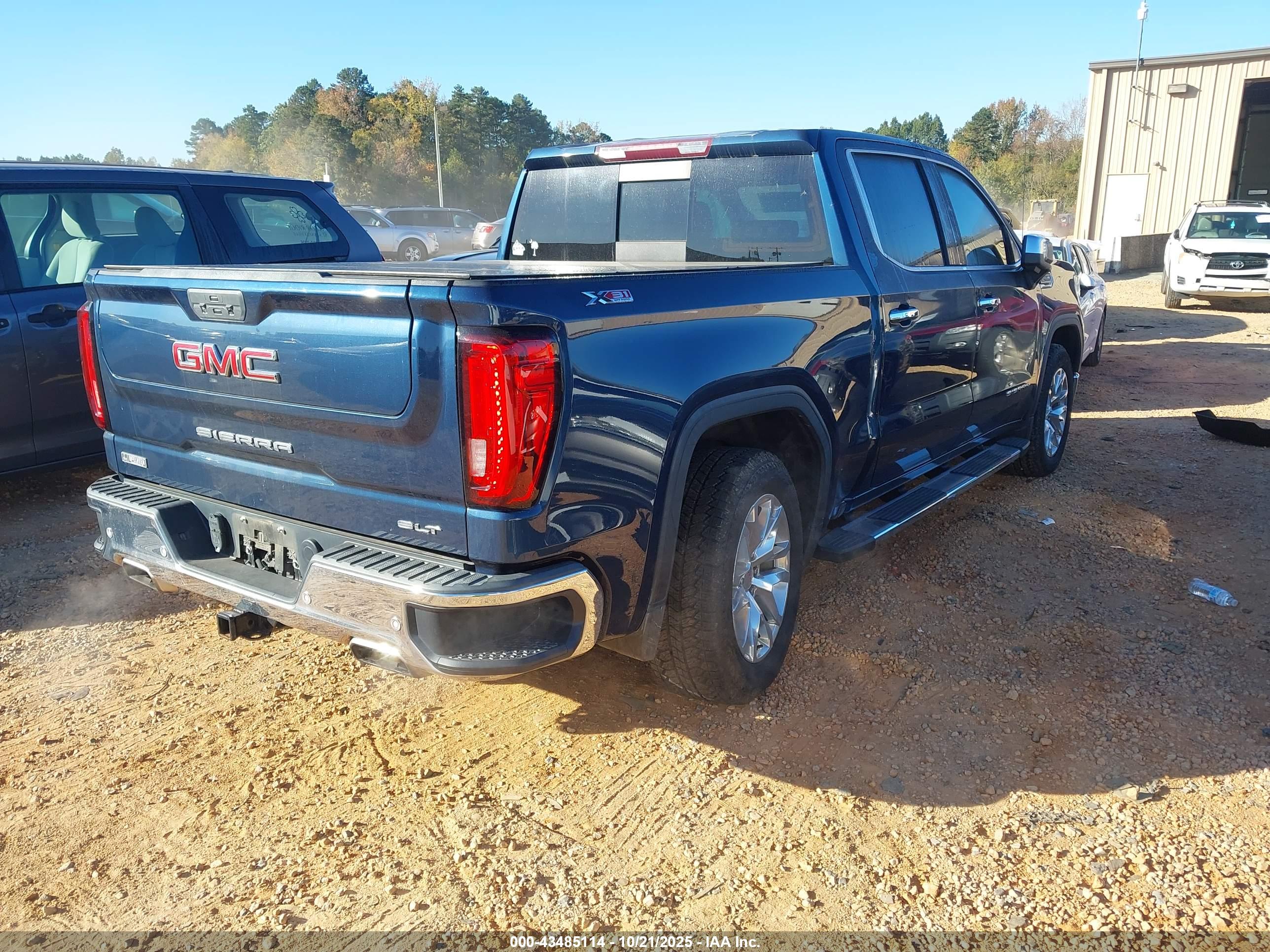 GMC SIERRA image 4