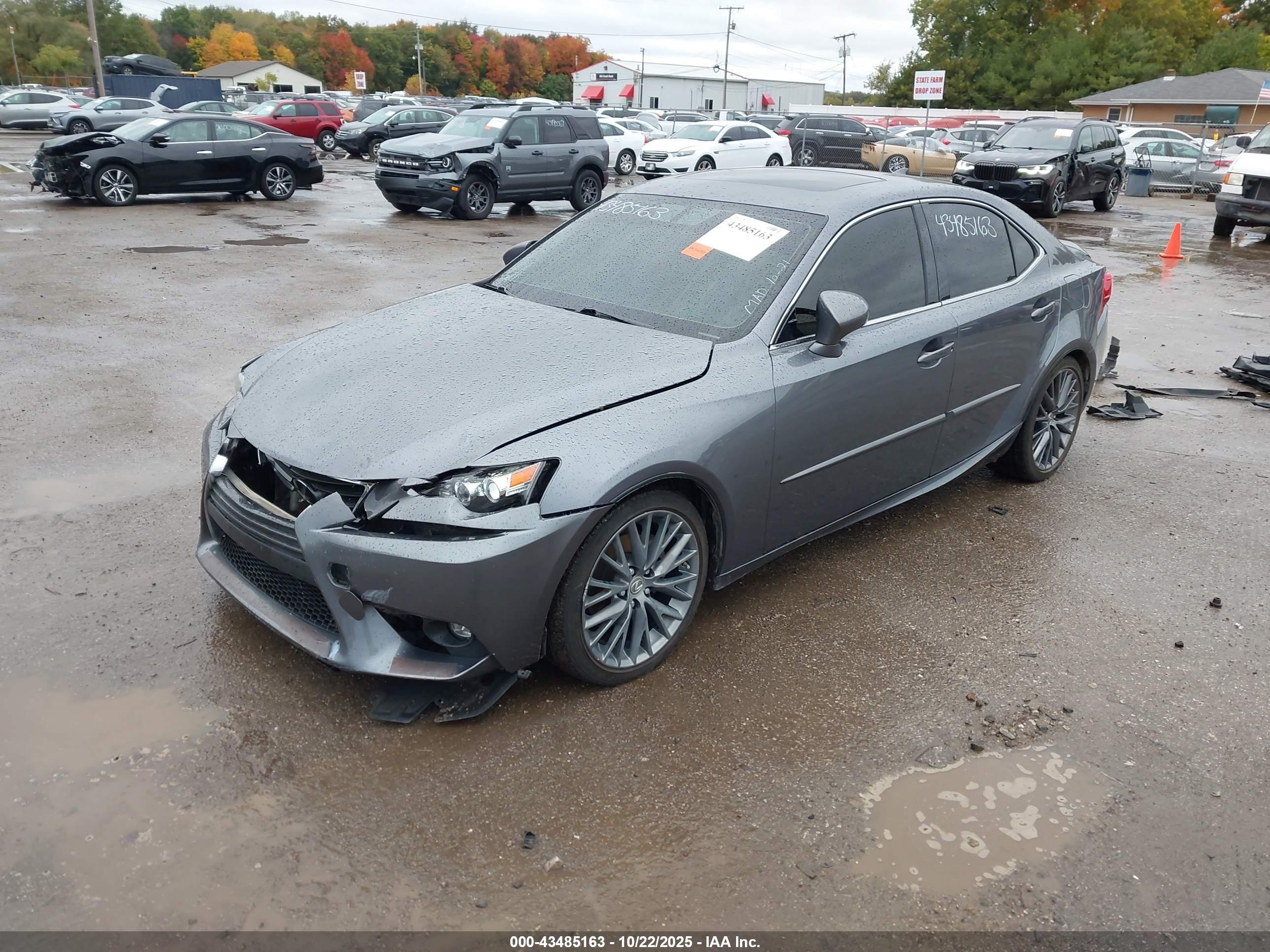 LEXUS IS image 2