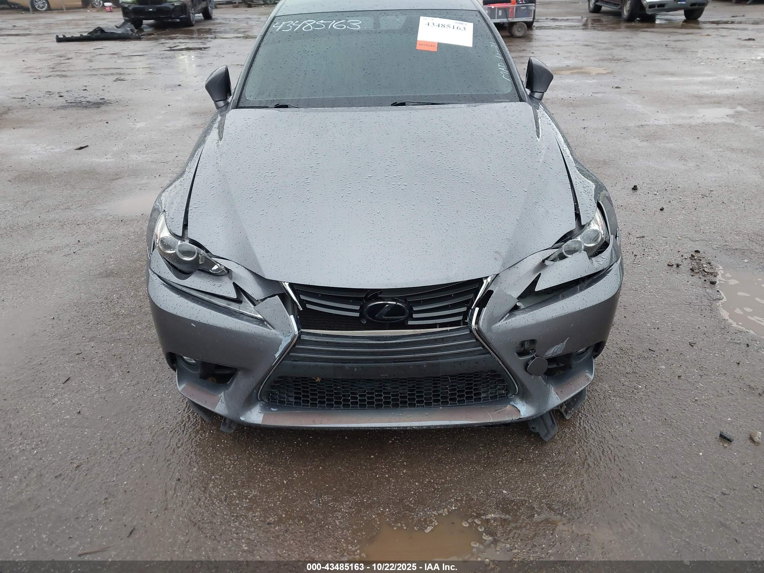 LEXUS IS image 6