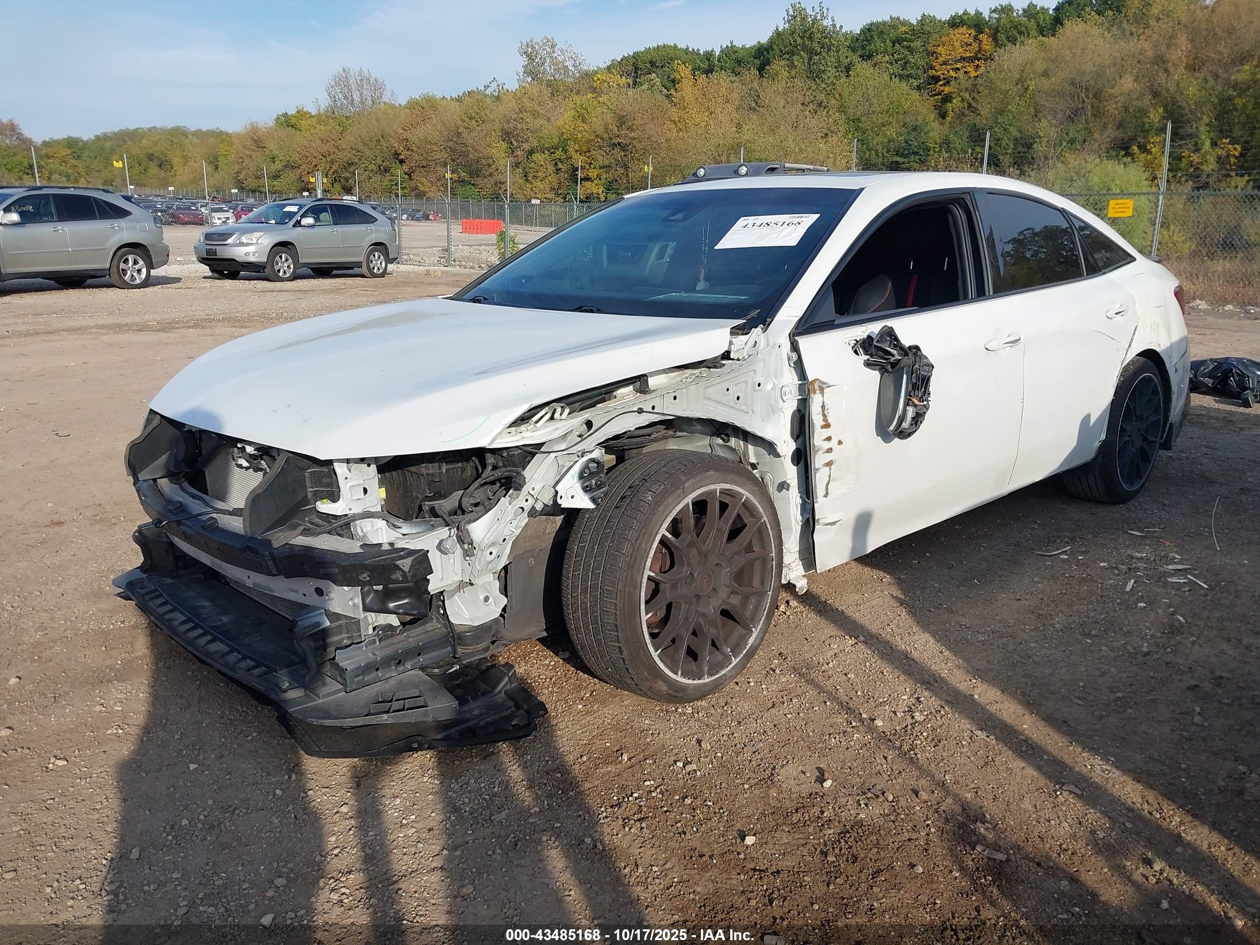 TOYOTA AVALON image 2