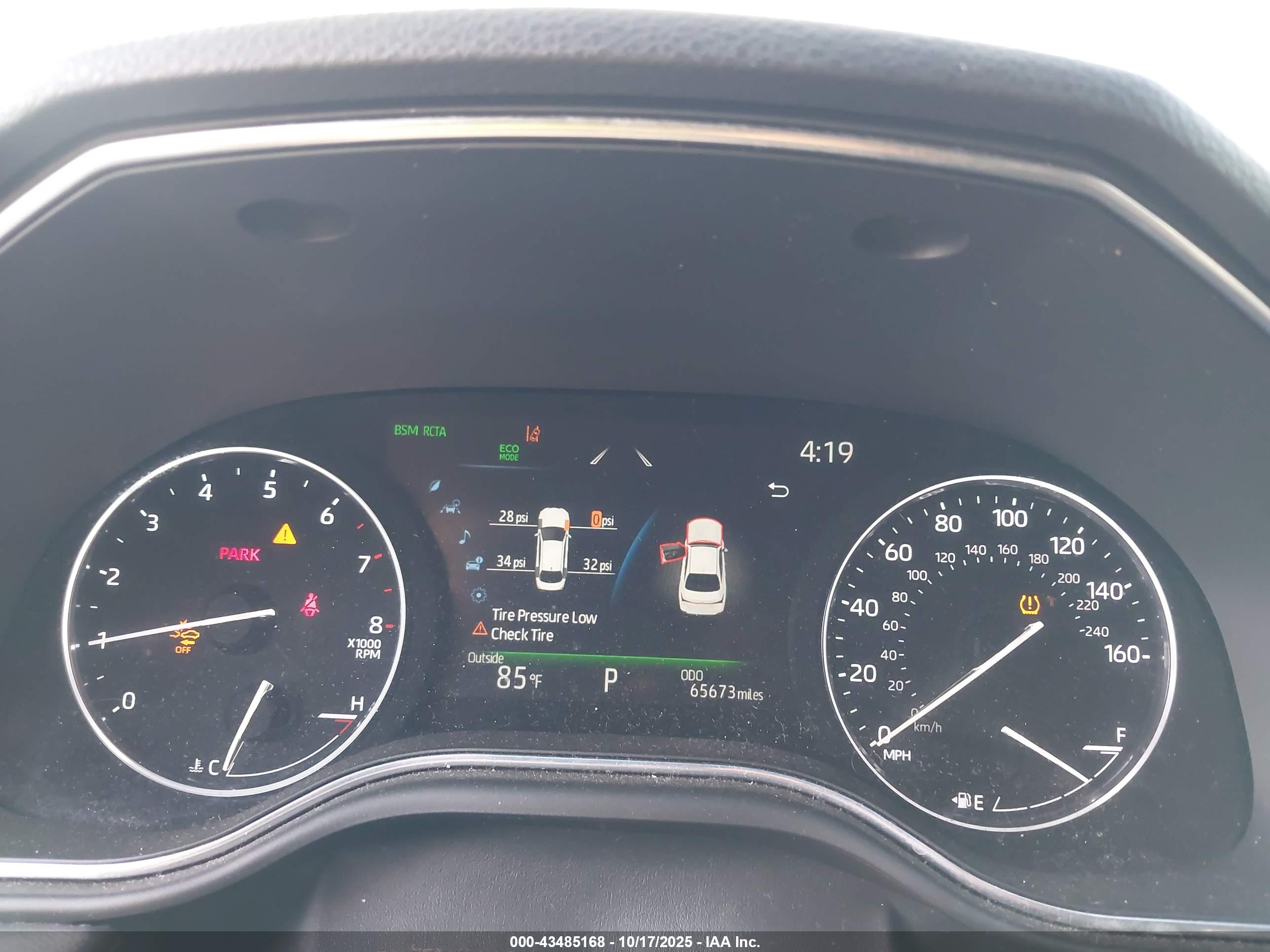 TOYOTA AVALON image 7