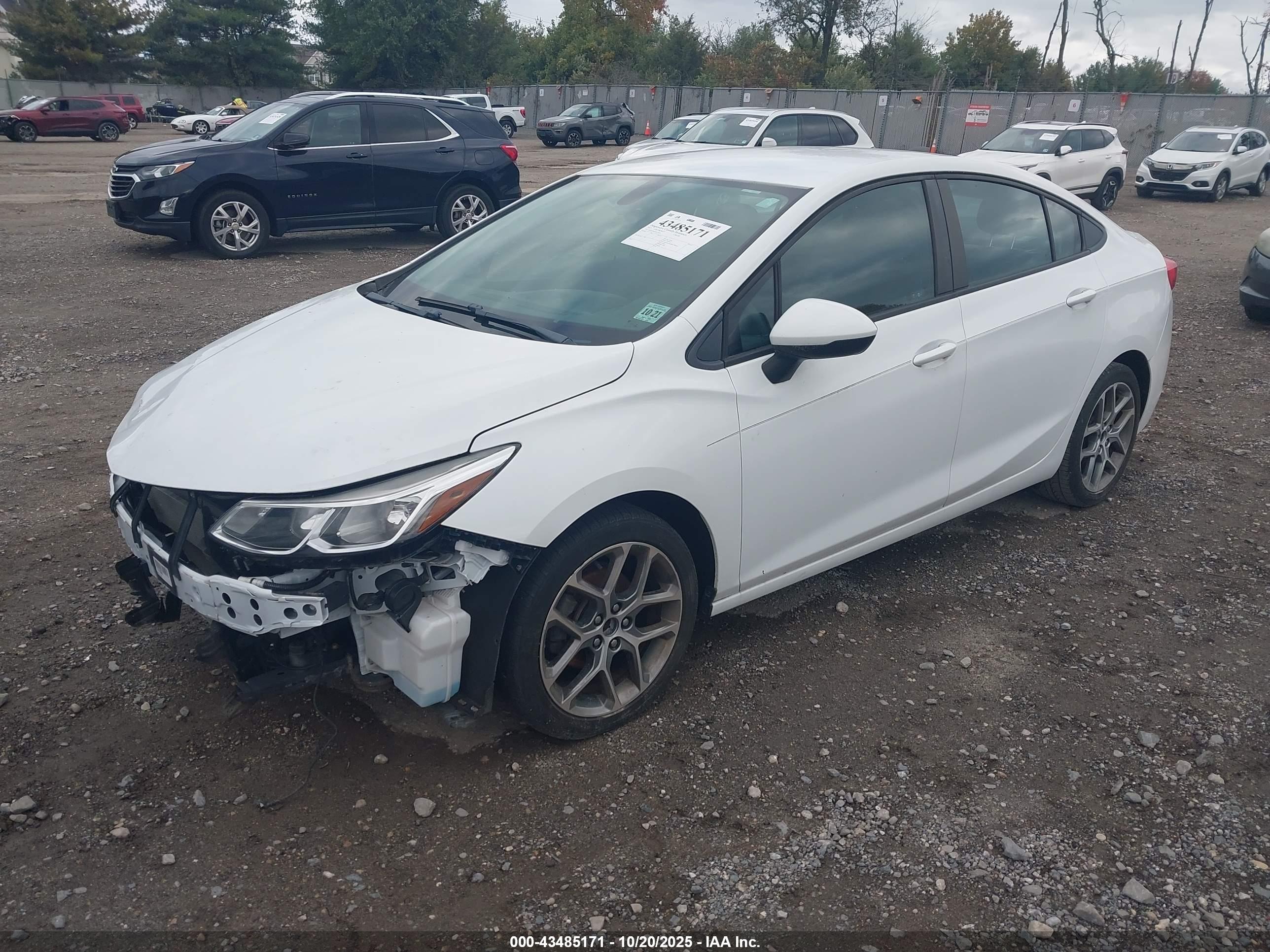 CHEVROLET CRUZE image 2