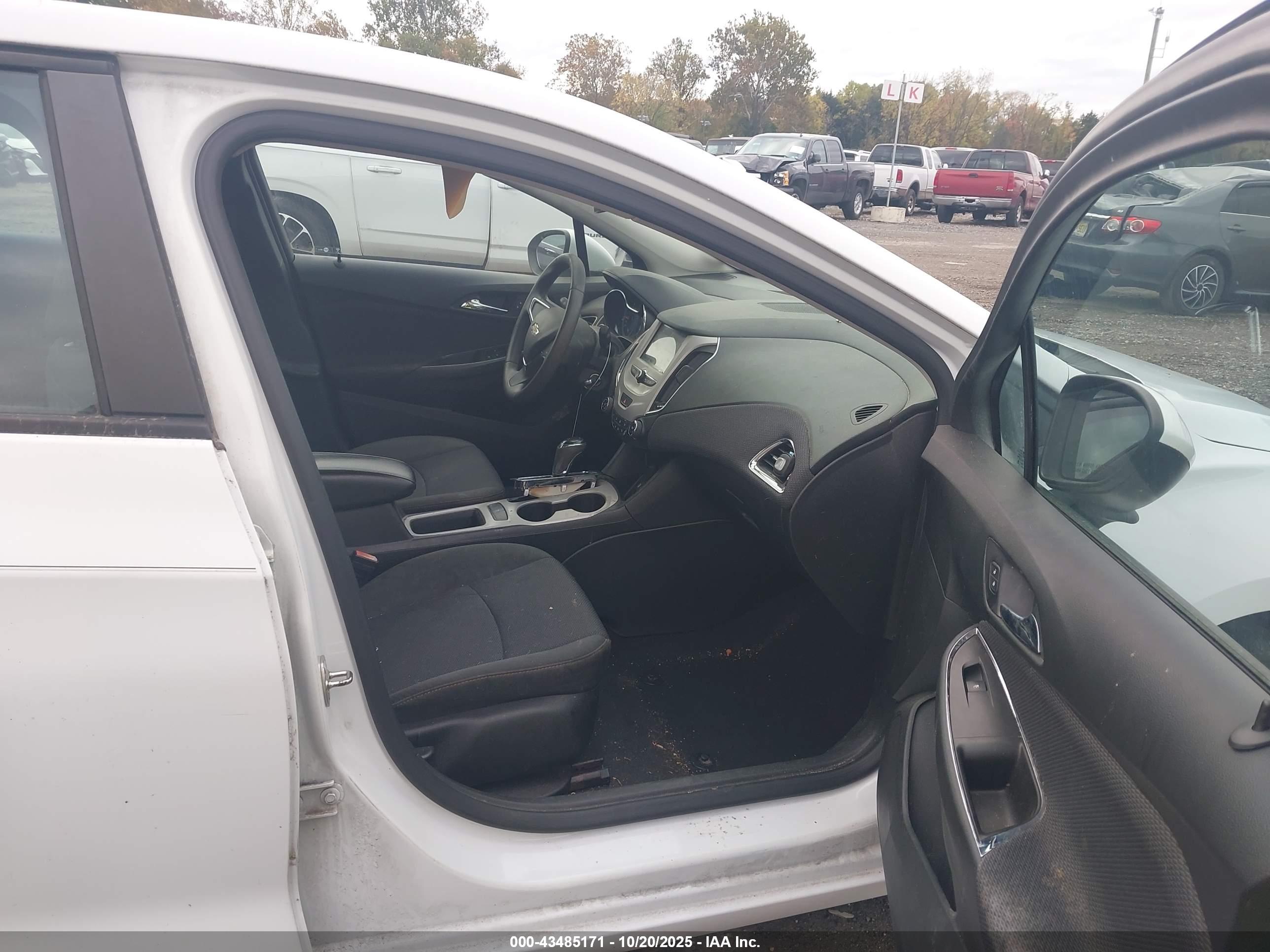 CHEVROLET CRUZE image 5
